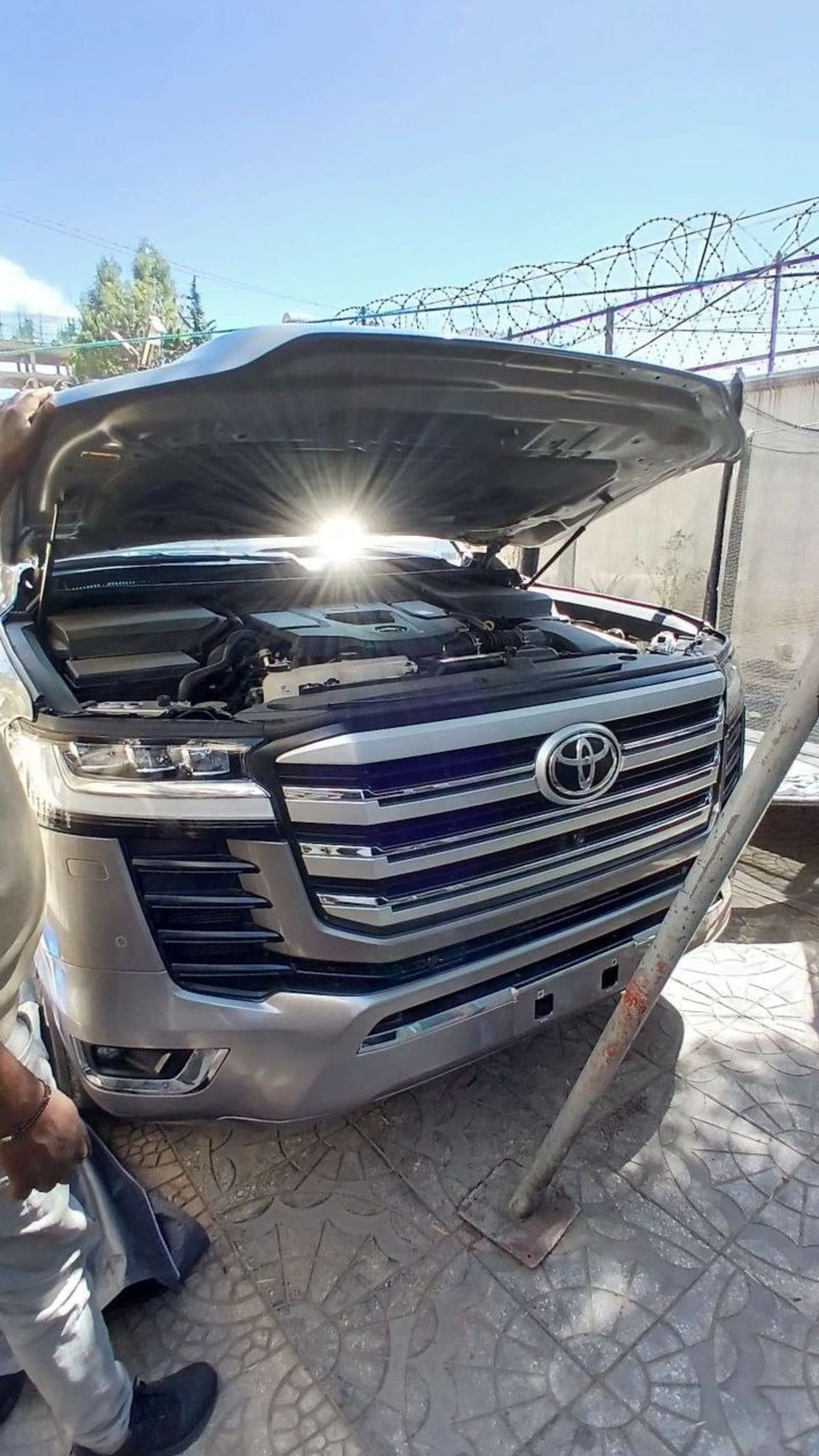 2023 Toyota Land Cruiser VX.R โ photo 4