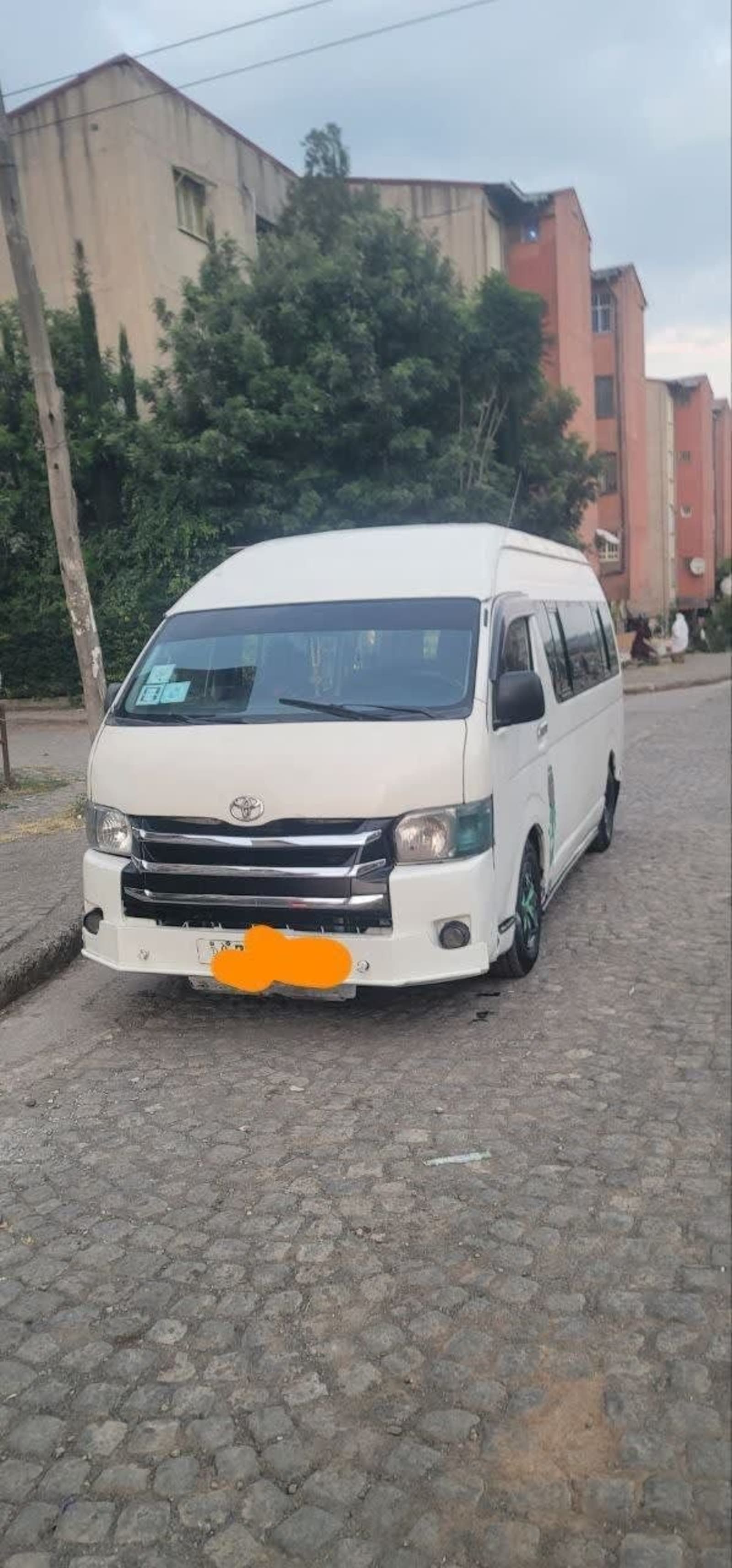 2013 Toyota Hiroof โ photo 4