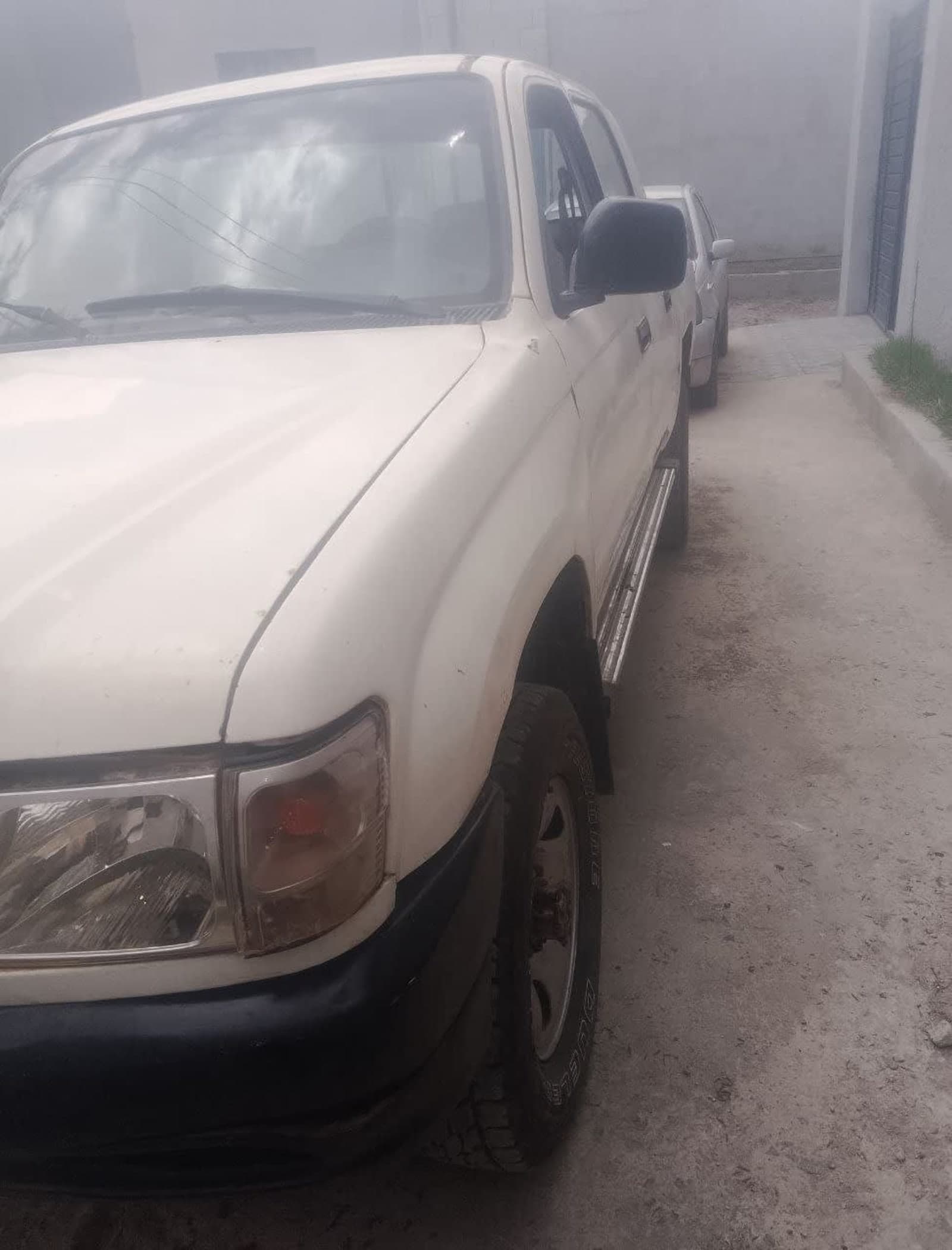 2000 Toyota 3L double cab — photo 3