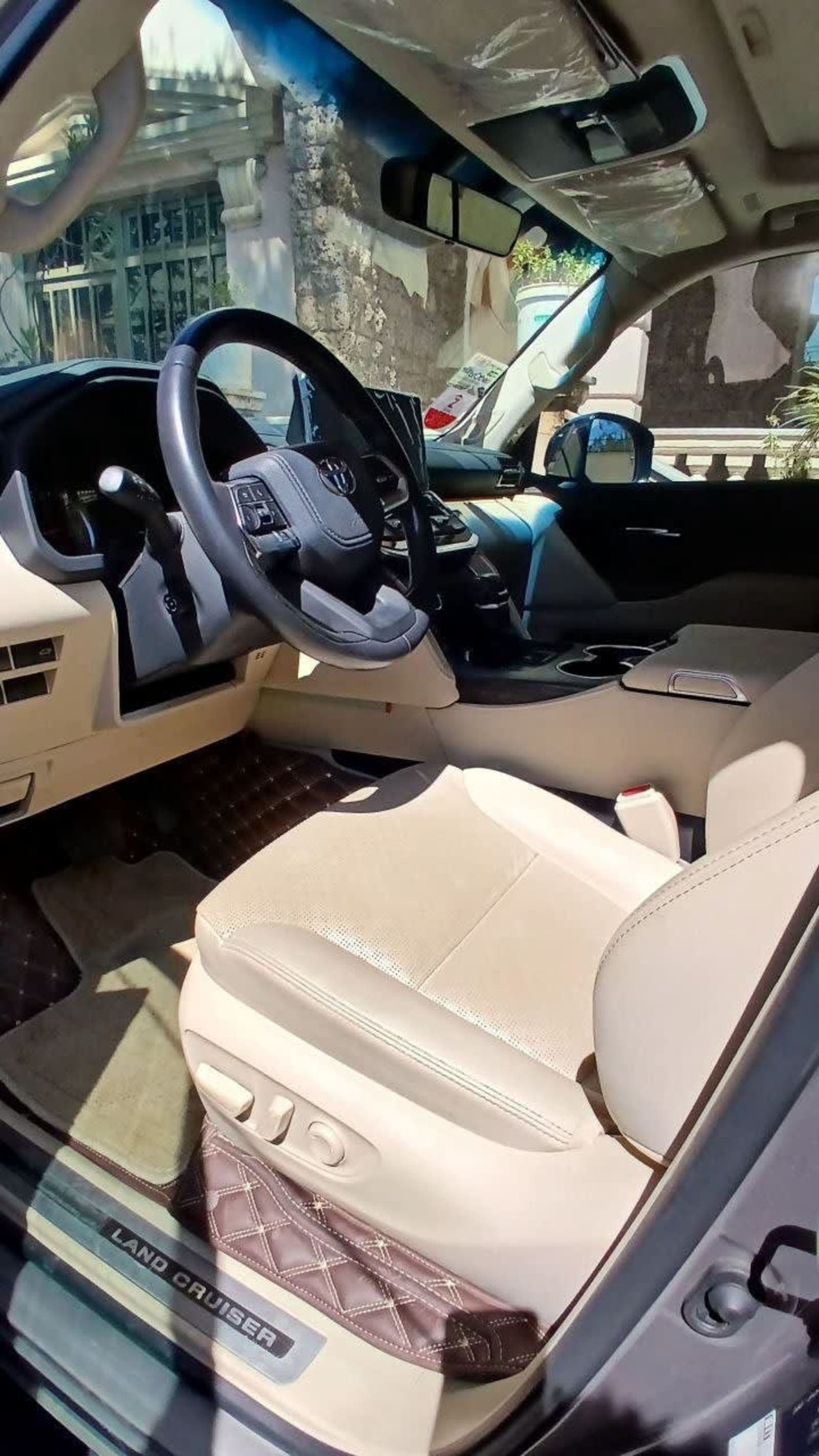2023 Toyota Land Cruiser V6 VXR — photo 2