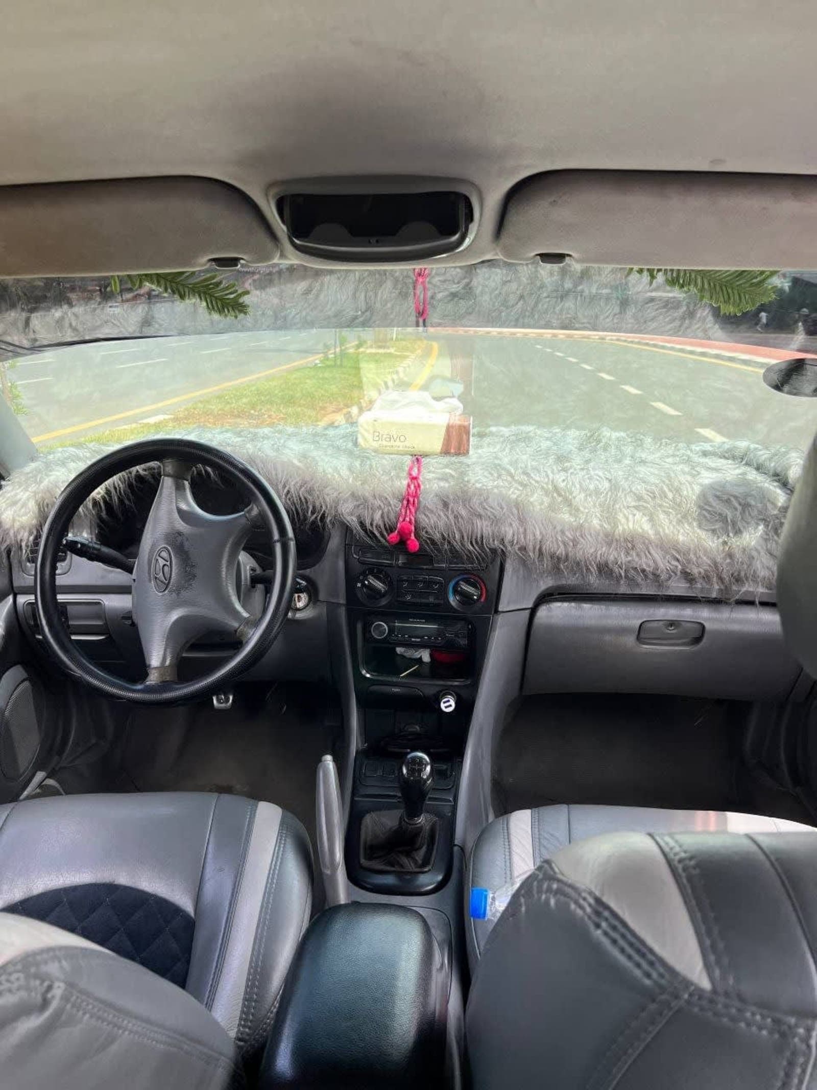 2001 Hyundai Sonata — photo 8