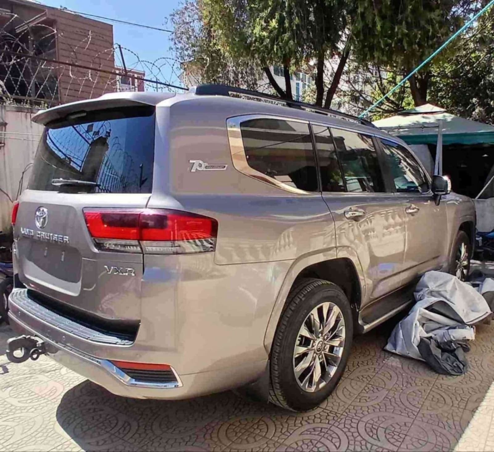 2023 Toyota Land Cruiser V6 VXR — photo 8