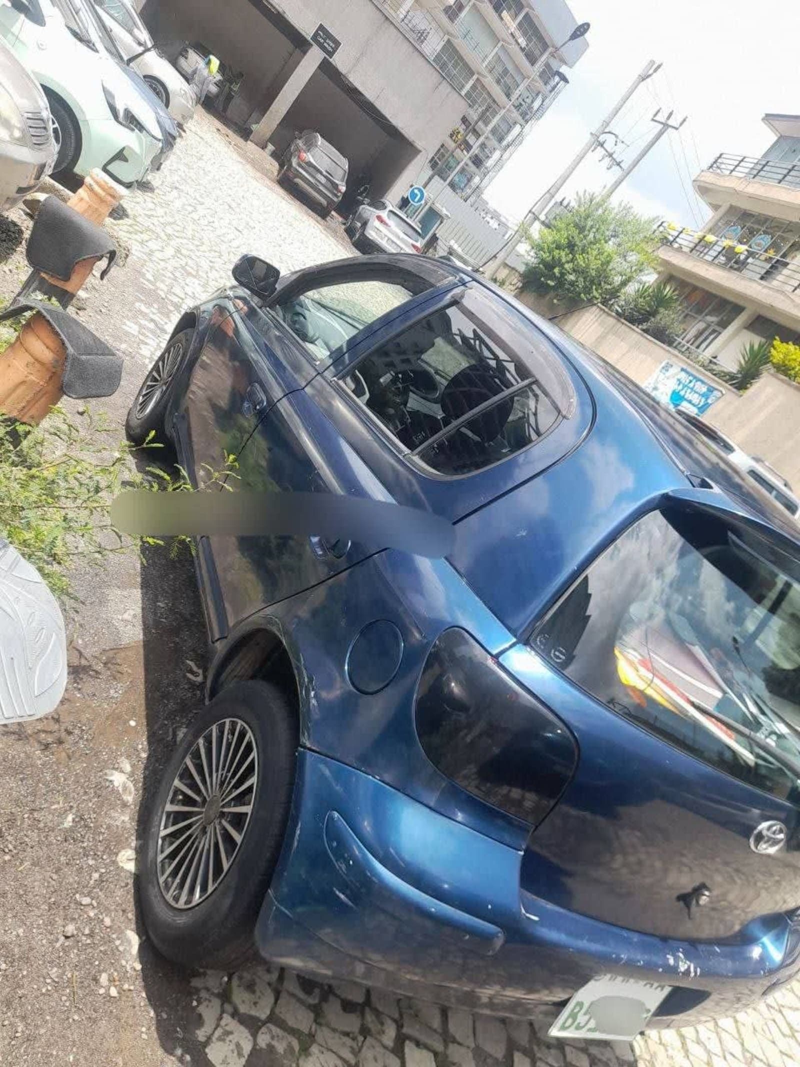 2002 Toyota Vitz — photo 6