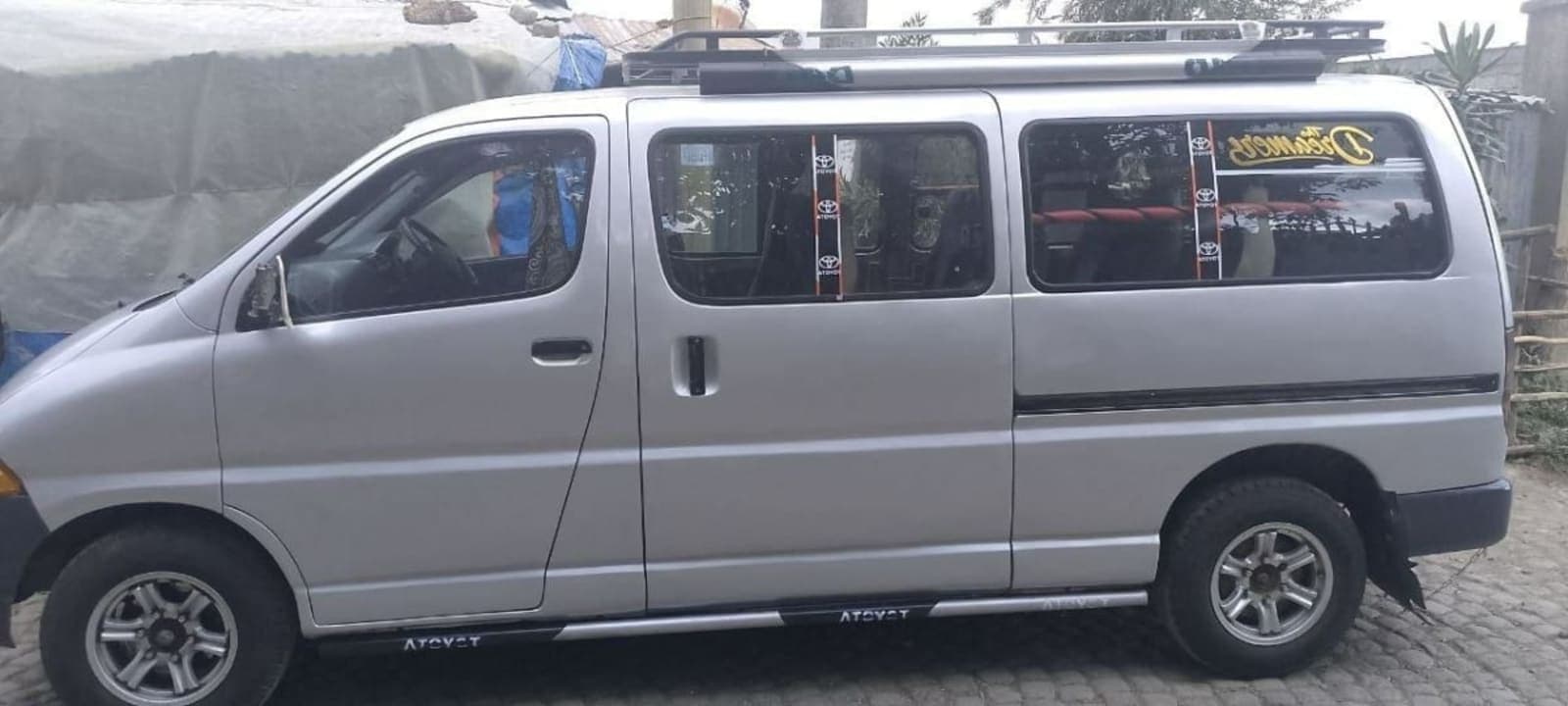 2004 Toyota Dolphin — photo 3
