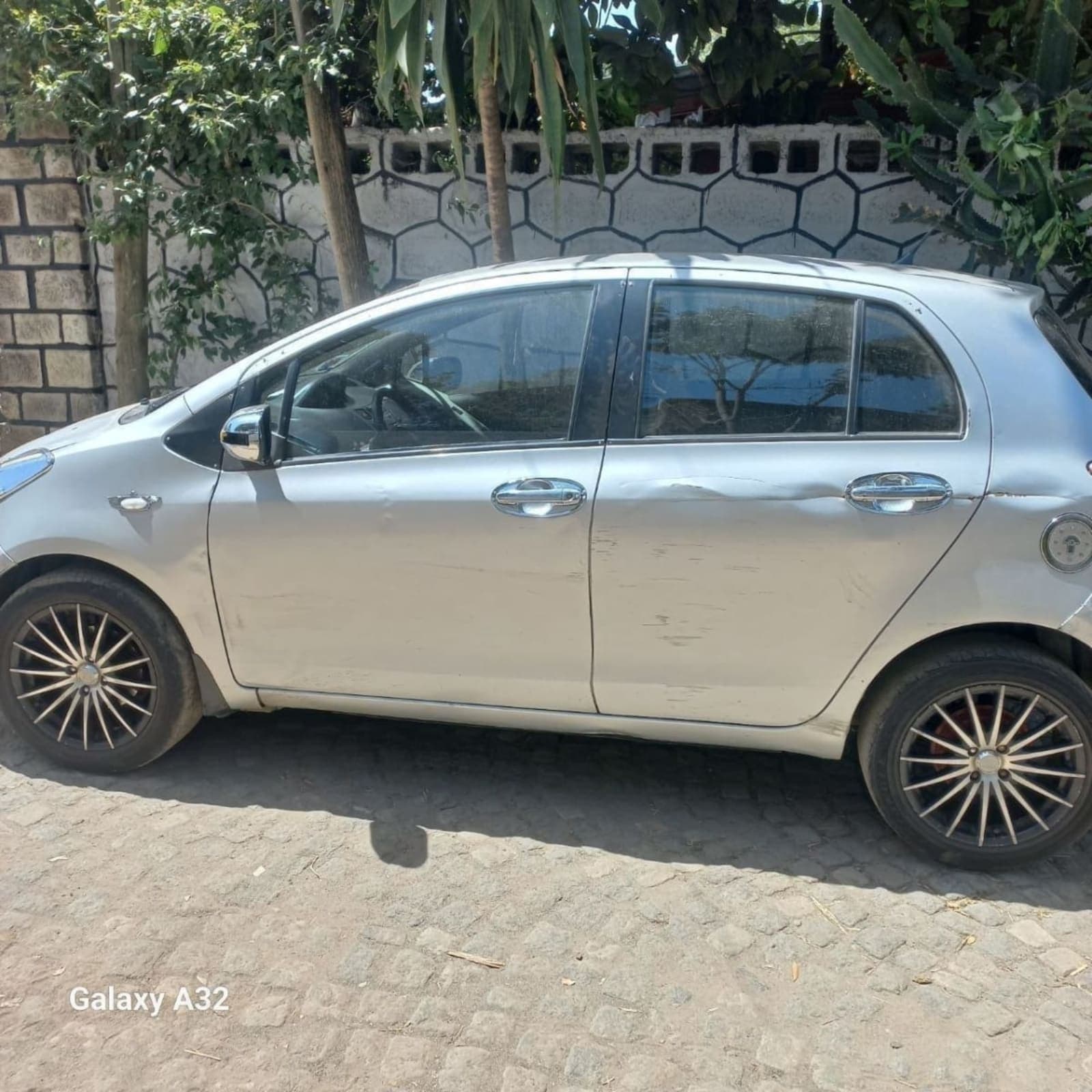 2009 Toyota Yaris Compact — photo 5