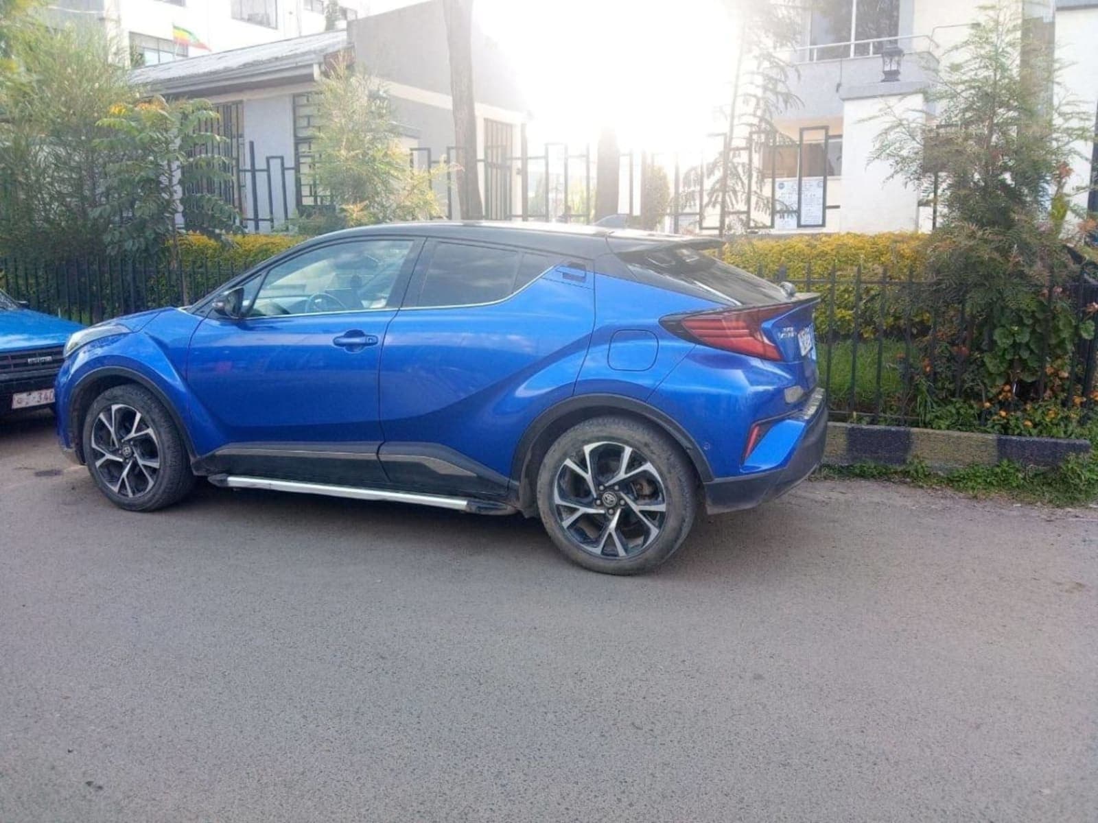 2021 Toyota CHR โ photo 3