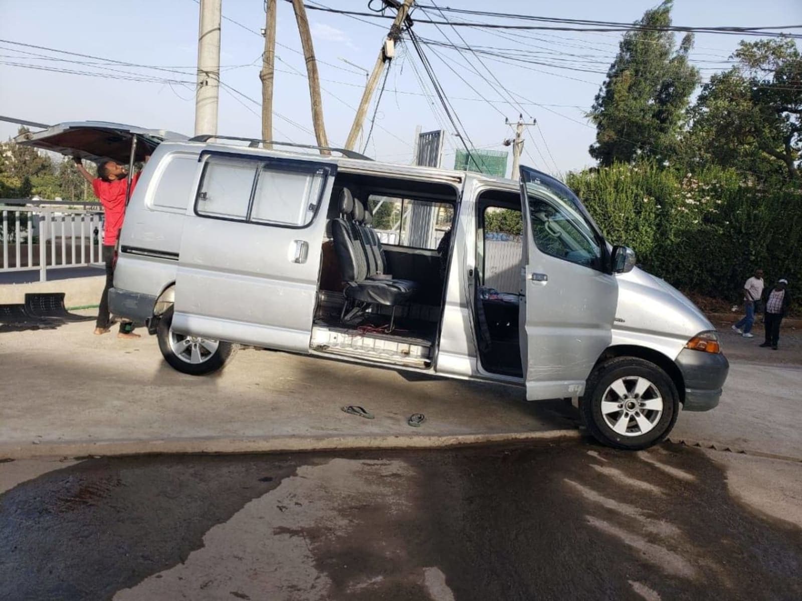 2004 Toyota Dolphin
