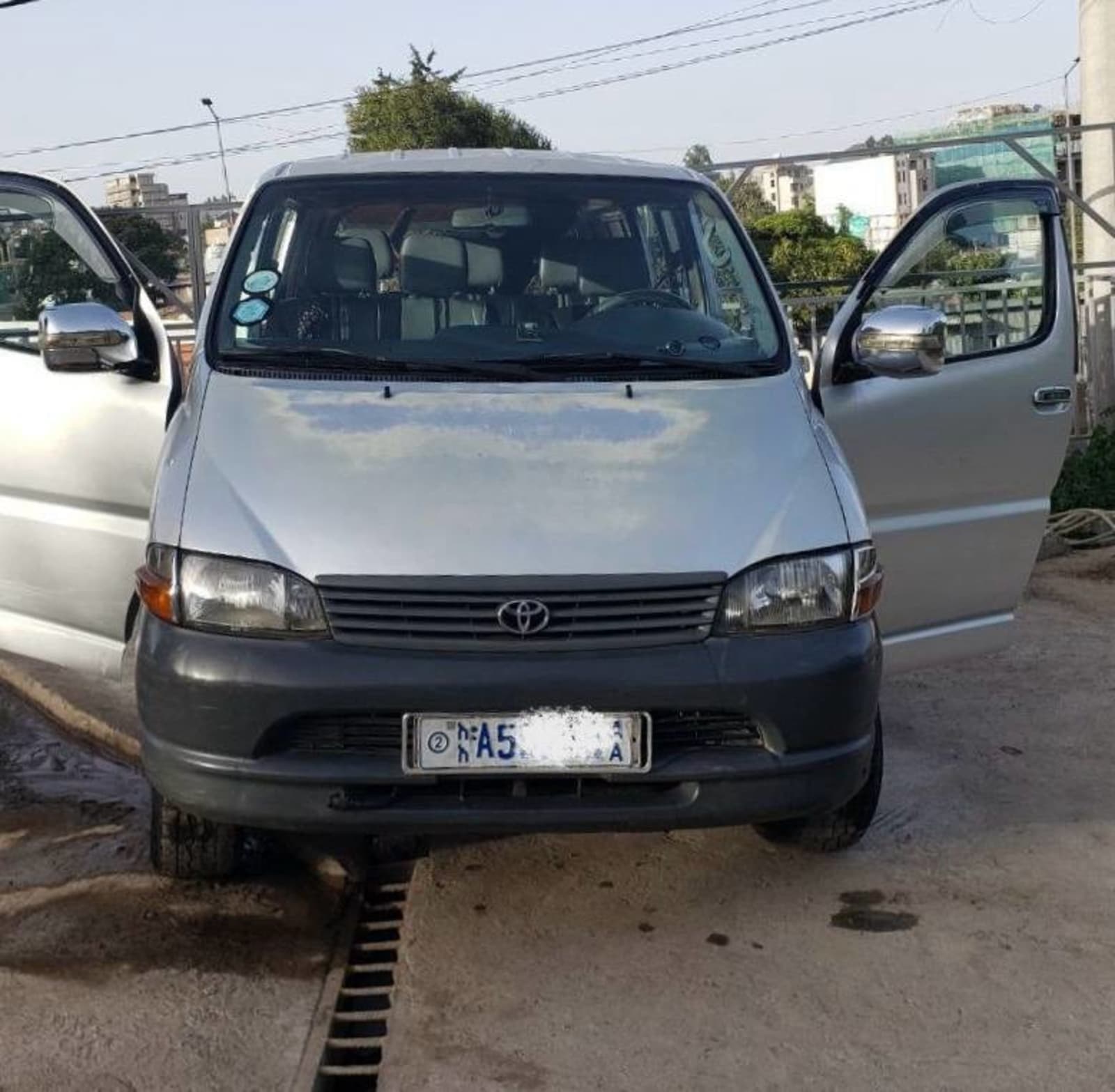 2004 Toyota Dolphin — photo 5