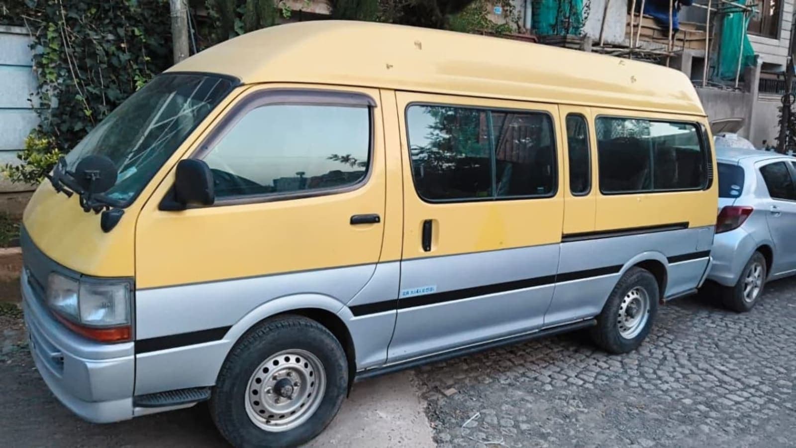 2014 Toyota Hiace — photo 4