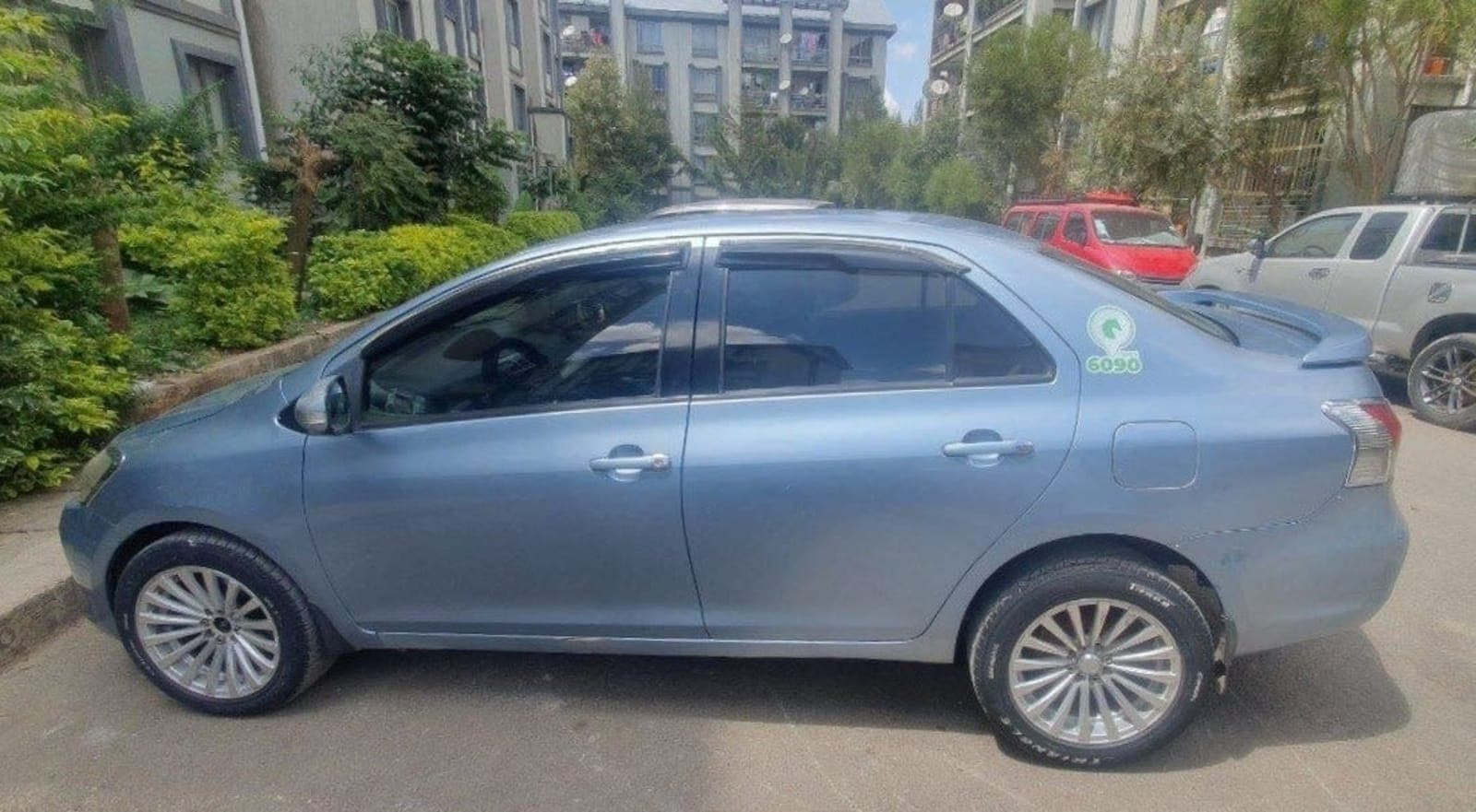 2008 Toyota Yaris Belta — photo 2