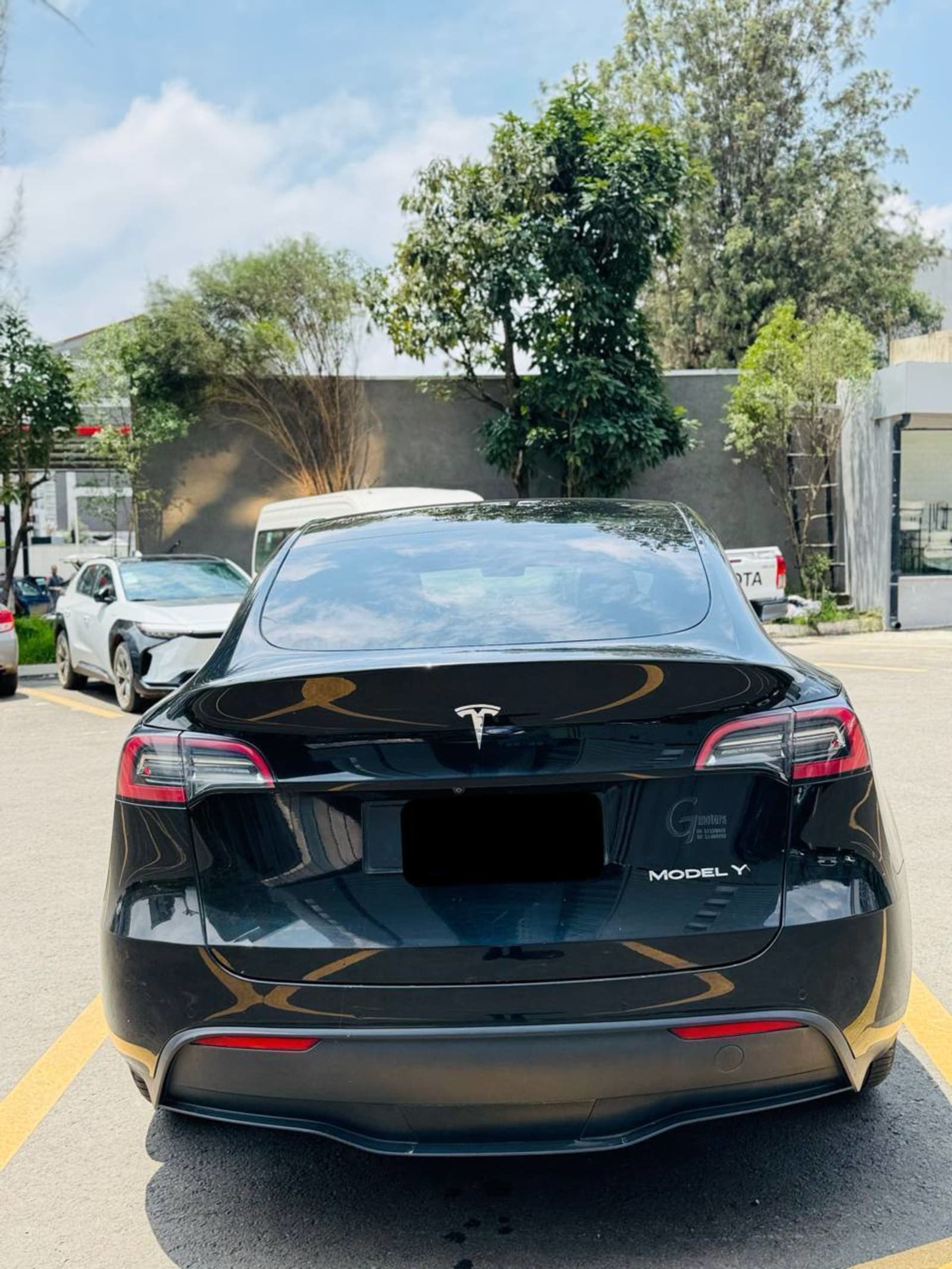 2024 Tesla Y — photo 4