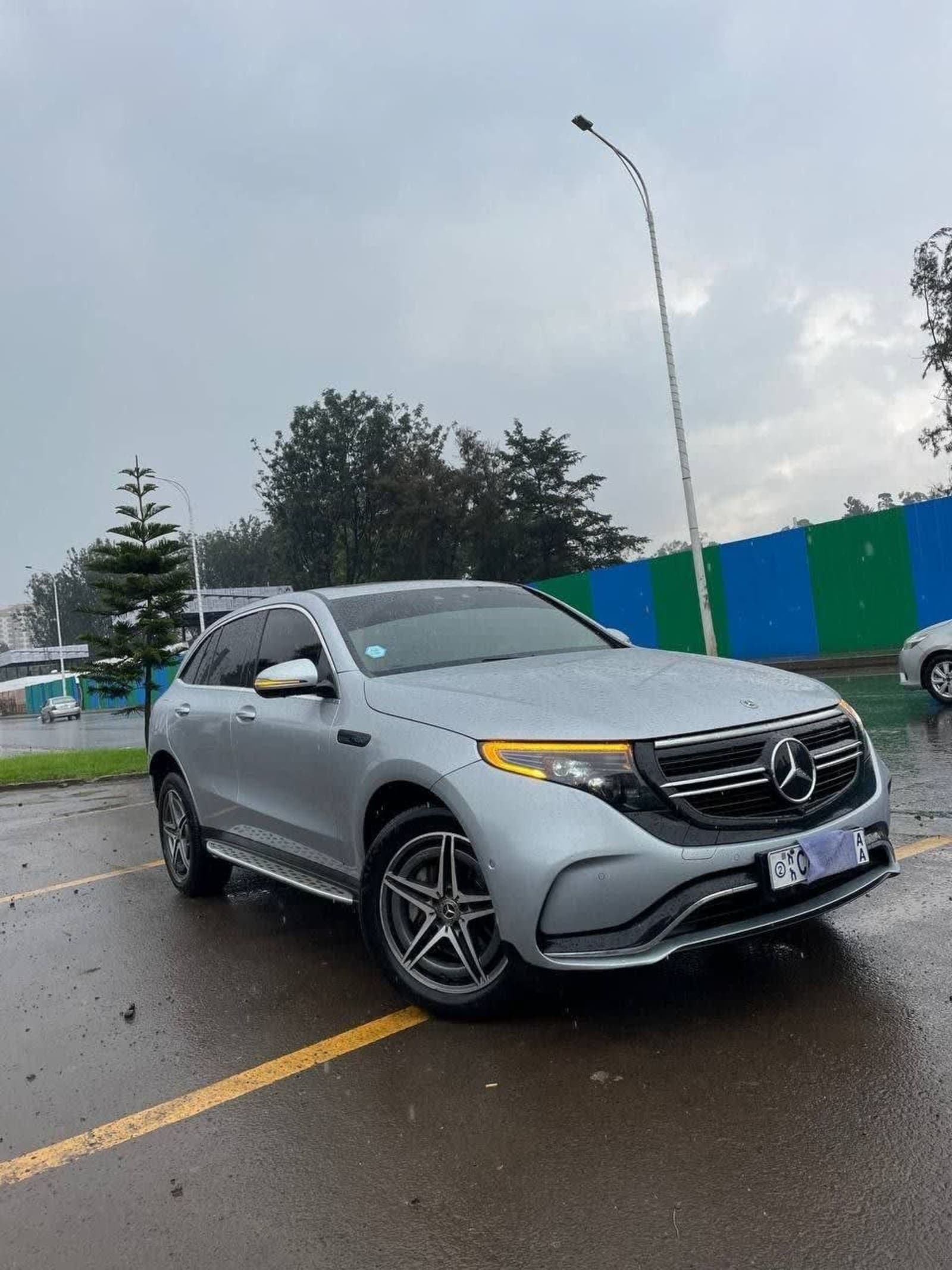 2023 Mercedes-Benz EQC 400 4Matic EV — photo 4