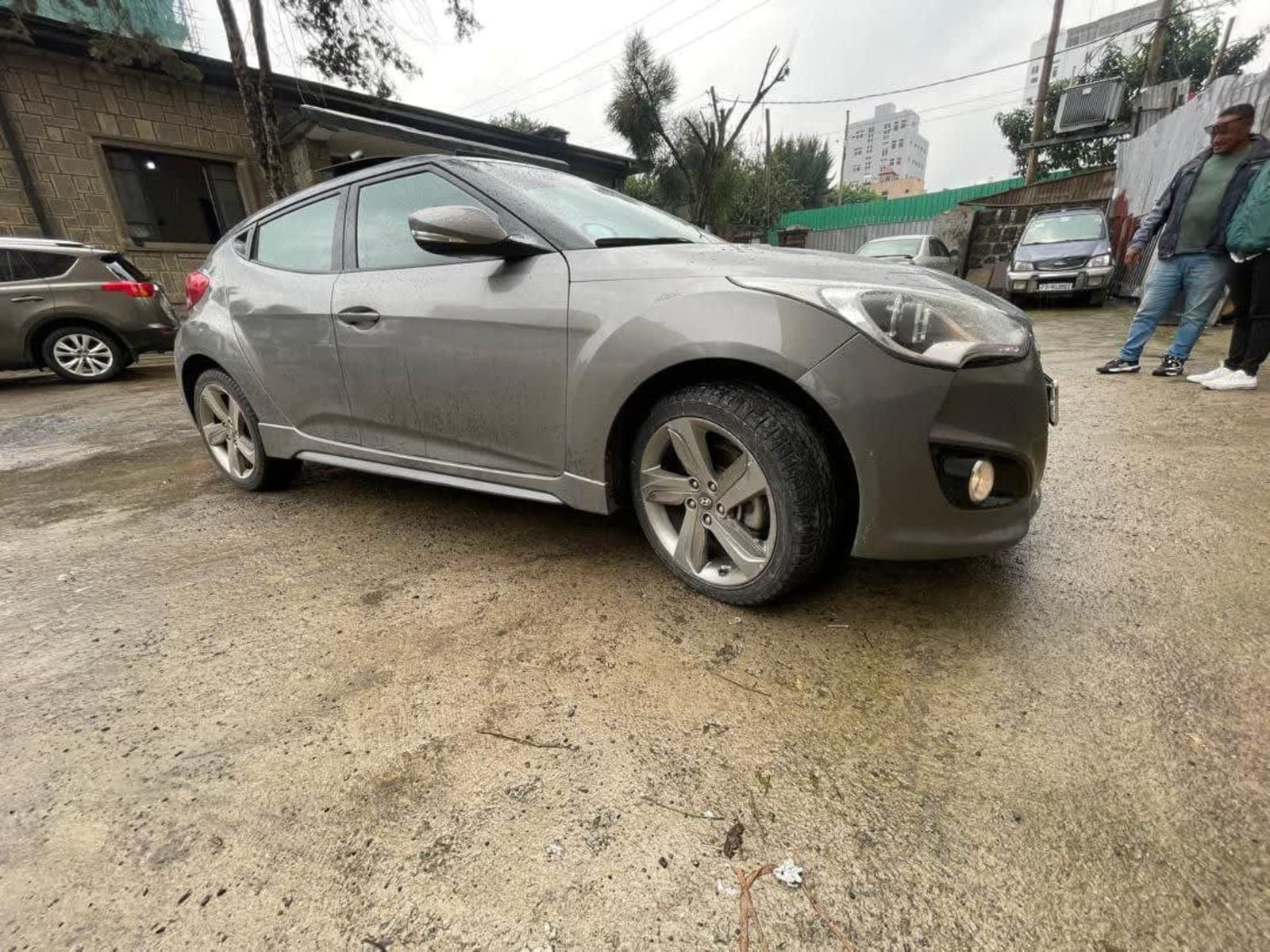 2012 Hyundai Veiostar — photo 2