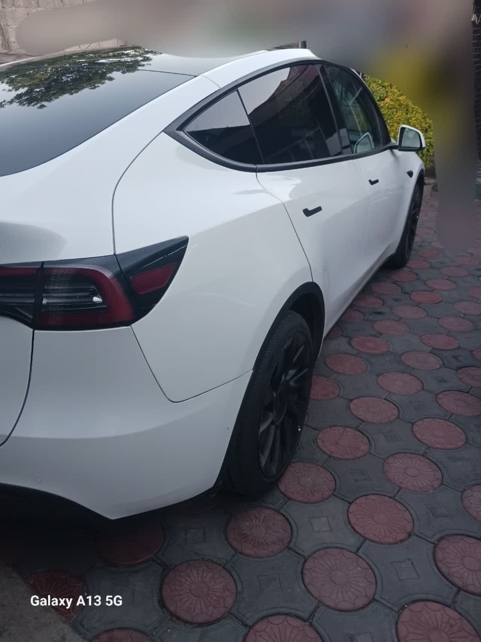2023 Tesla Model Y — photo 2