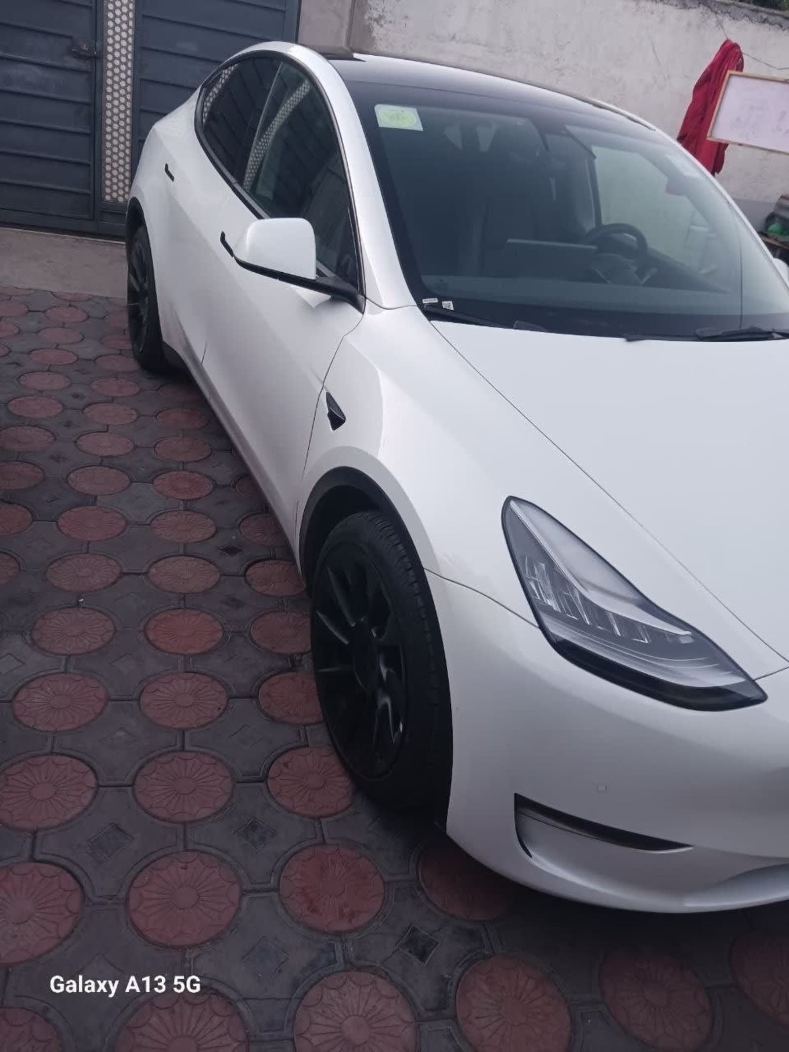 2023 Tesla Model Y — photo 4