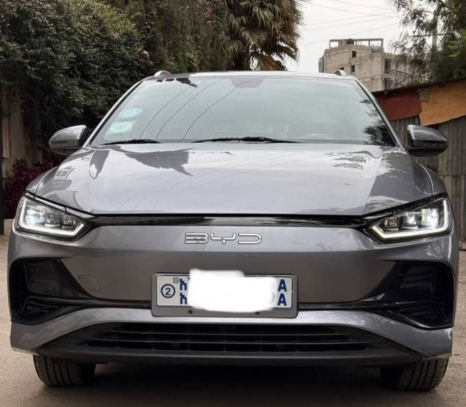 2025 BYD E2