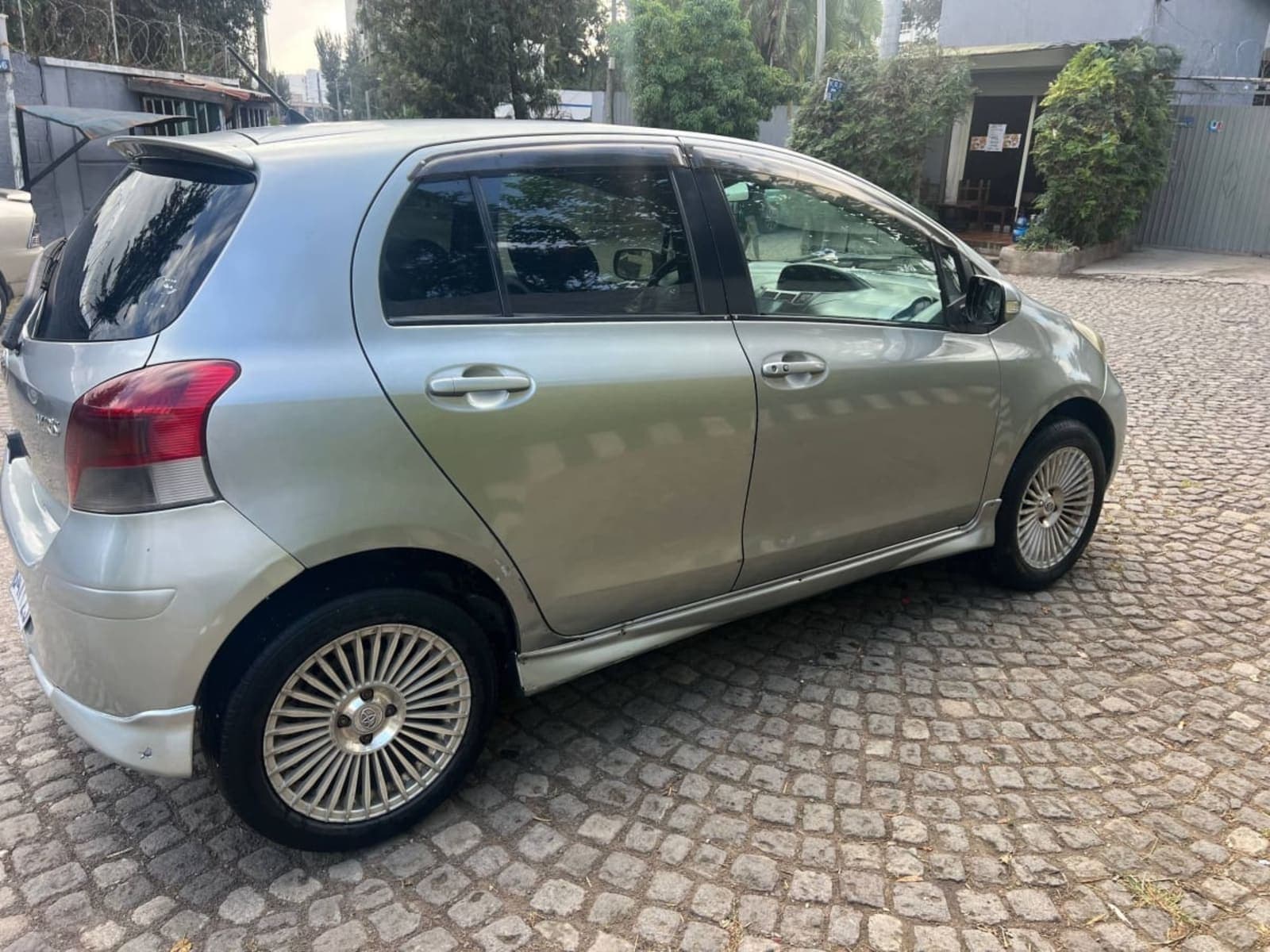 2010 Toyota Compact Yaris — photo 5