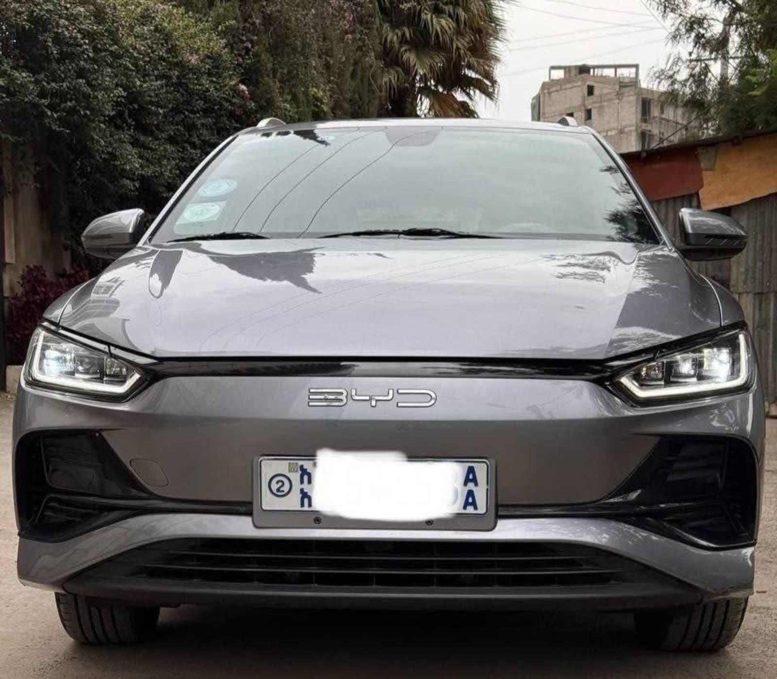 2025 BYD E2