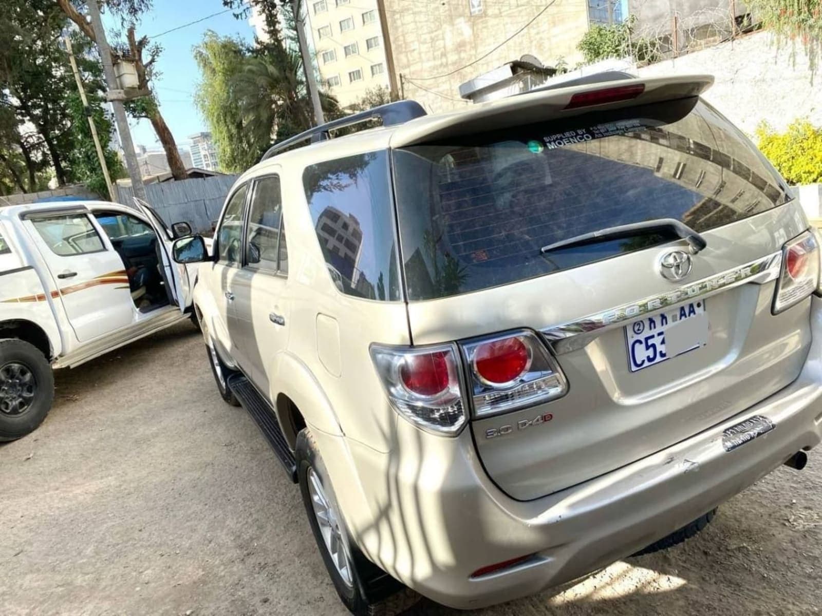 2012 Toyota Fortuner — photo 2