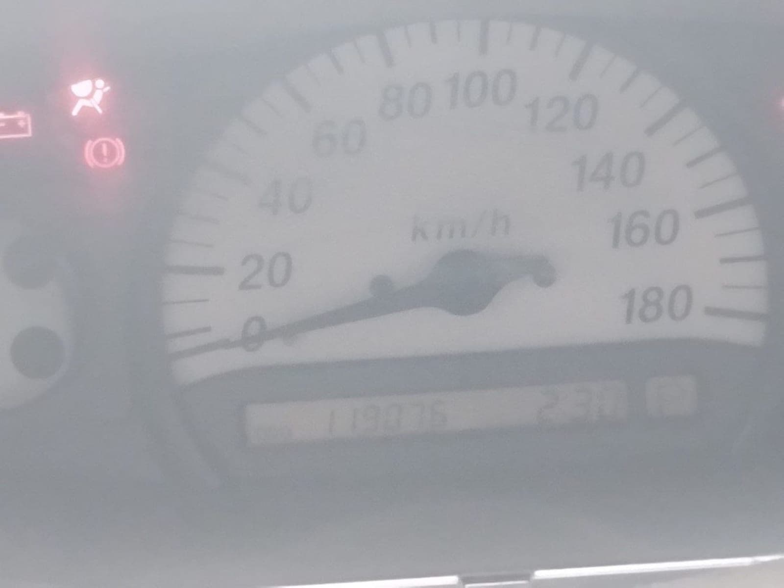 2005 Toyota Platz — photo 2