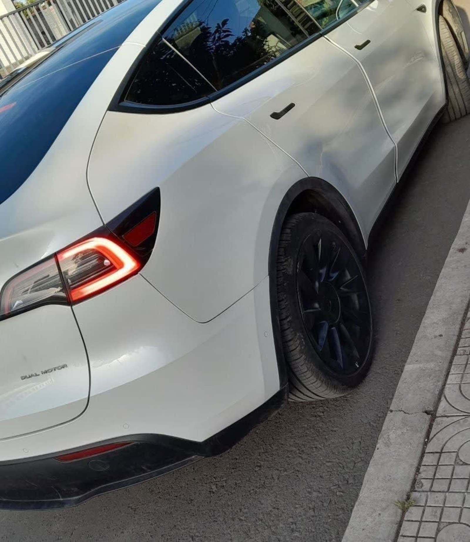 2022 Tesla Y — photo 4