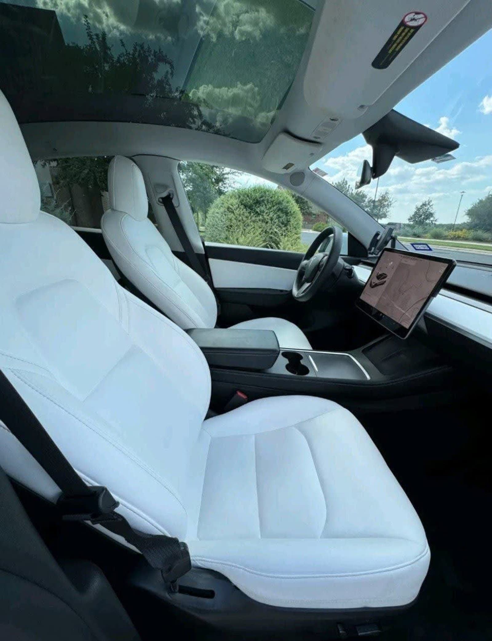 2023 Tesla Model Y — photo 2