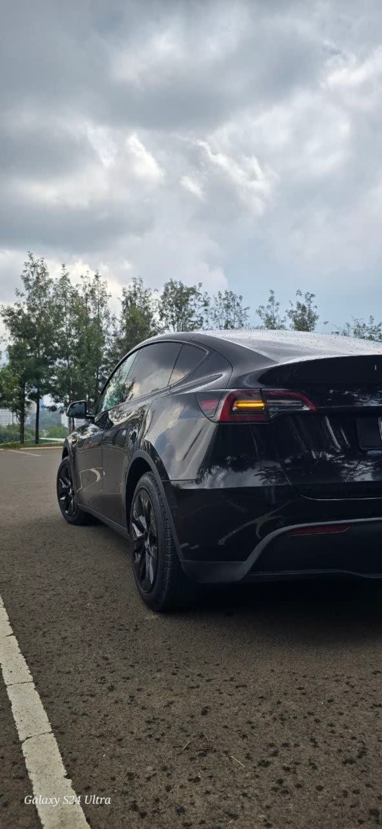 2023 Tesla Y — photo 4