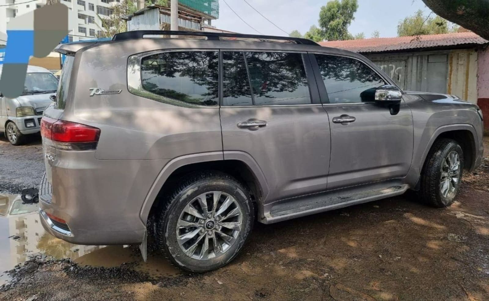 2023 Toyota LandCruiser 300 — photo 4