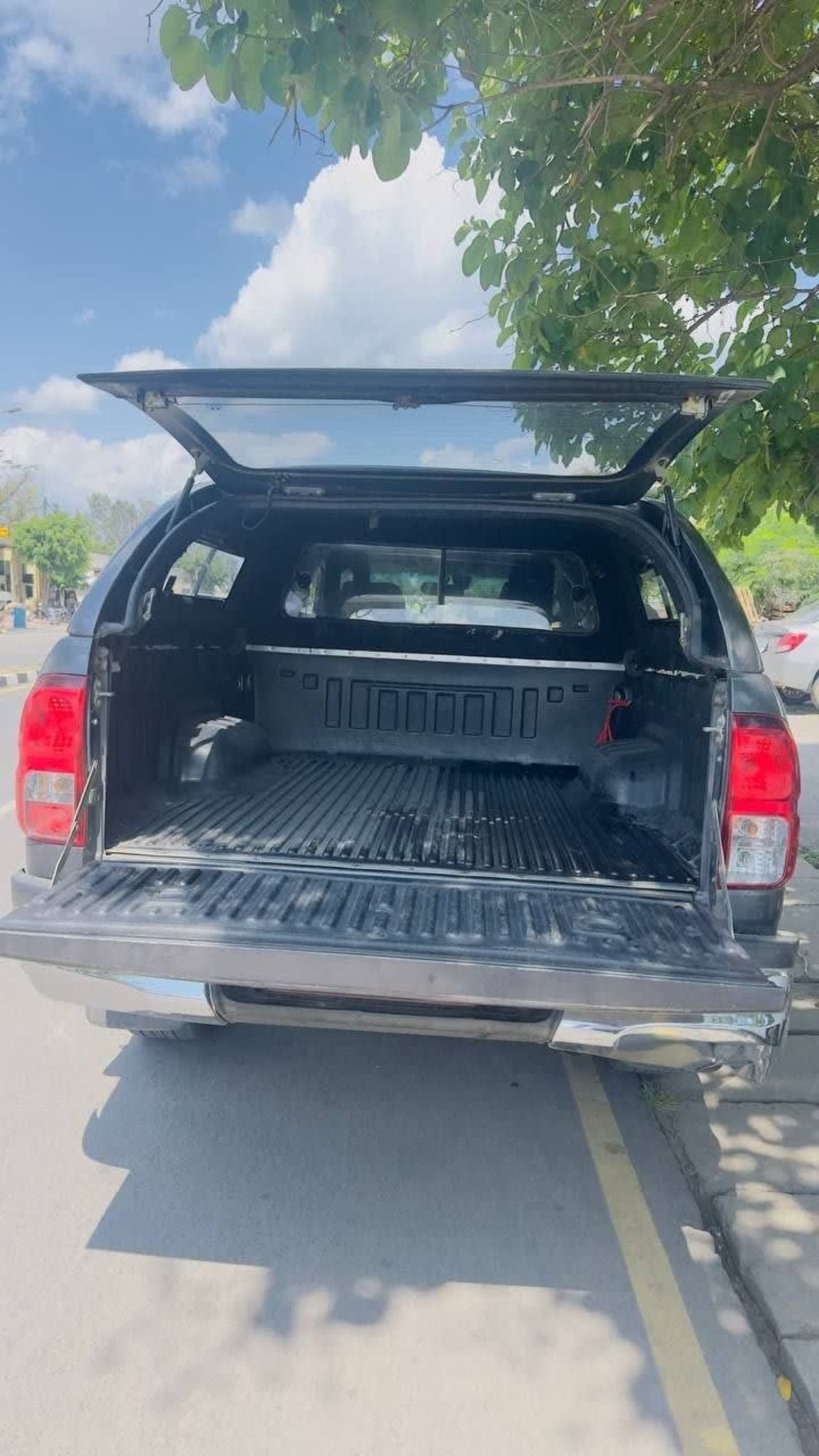 2016 Toyota Hilux Extra Cab — photo 6