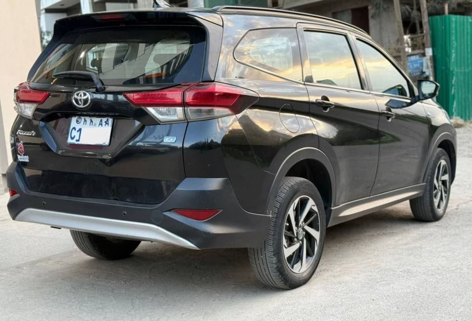 2022 Toyota Rush — photo 2