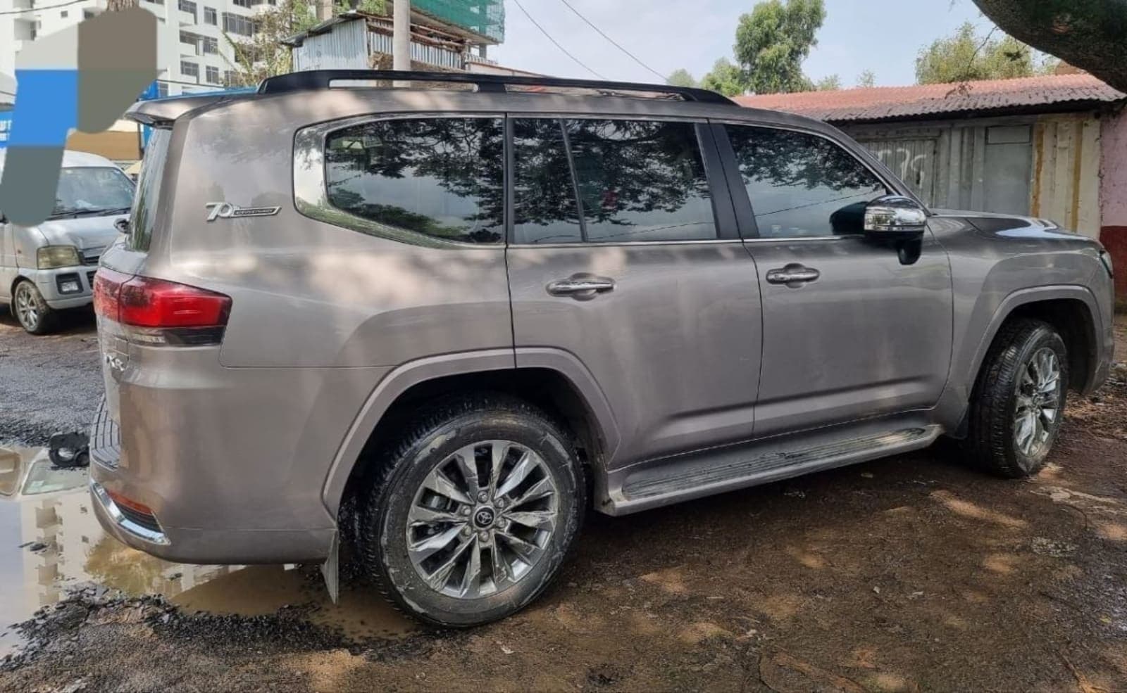 2023 Toyota Land Cruiser VXR — photo 4