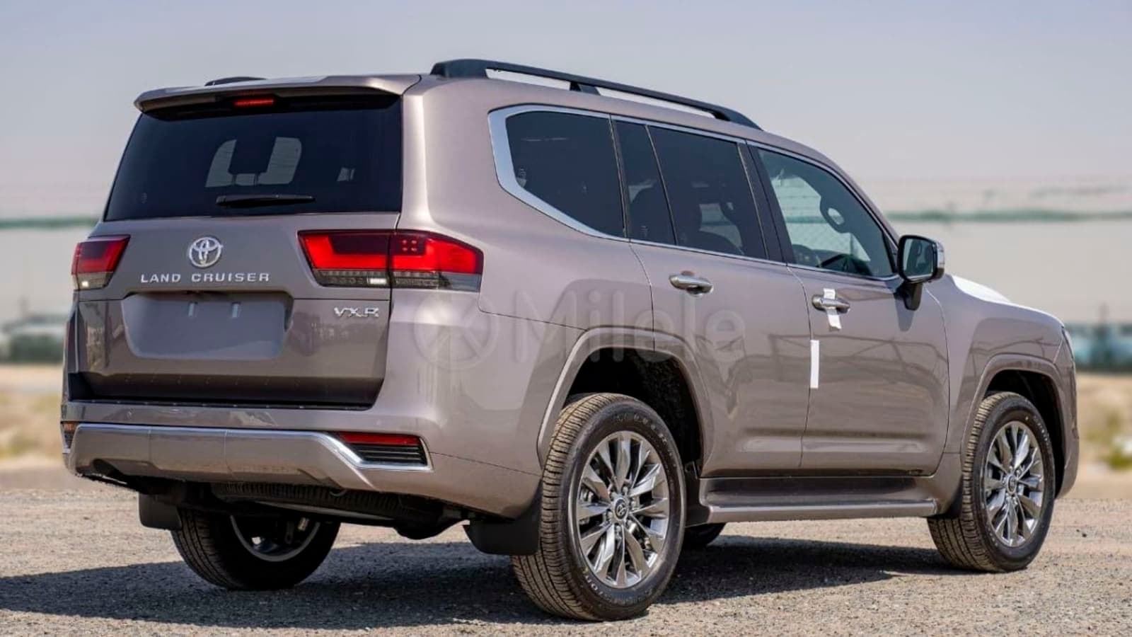 2023 Toyota Land Cruiser VXR — photo 6