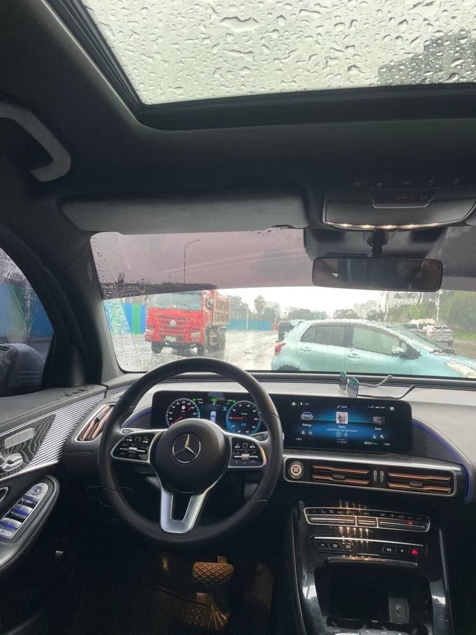 2023 MERCEDES-BENZ EQC 400 4Matic EV — photo 3