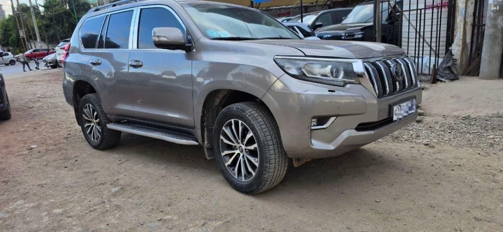 2021 Toyota Land Cruiser Prado — photo 4
