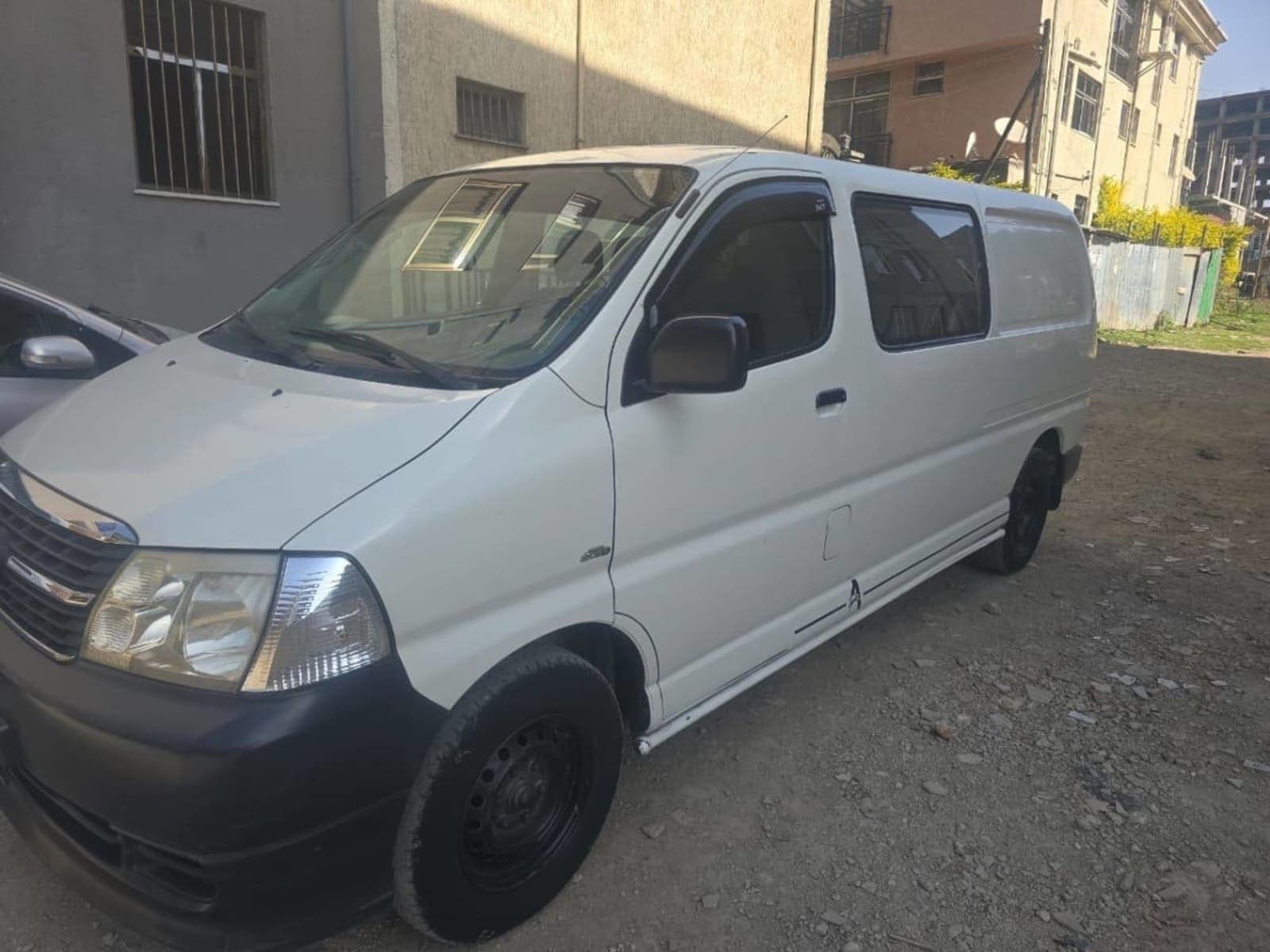 2009 Toyota Hiace Dolphin — photo 6