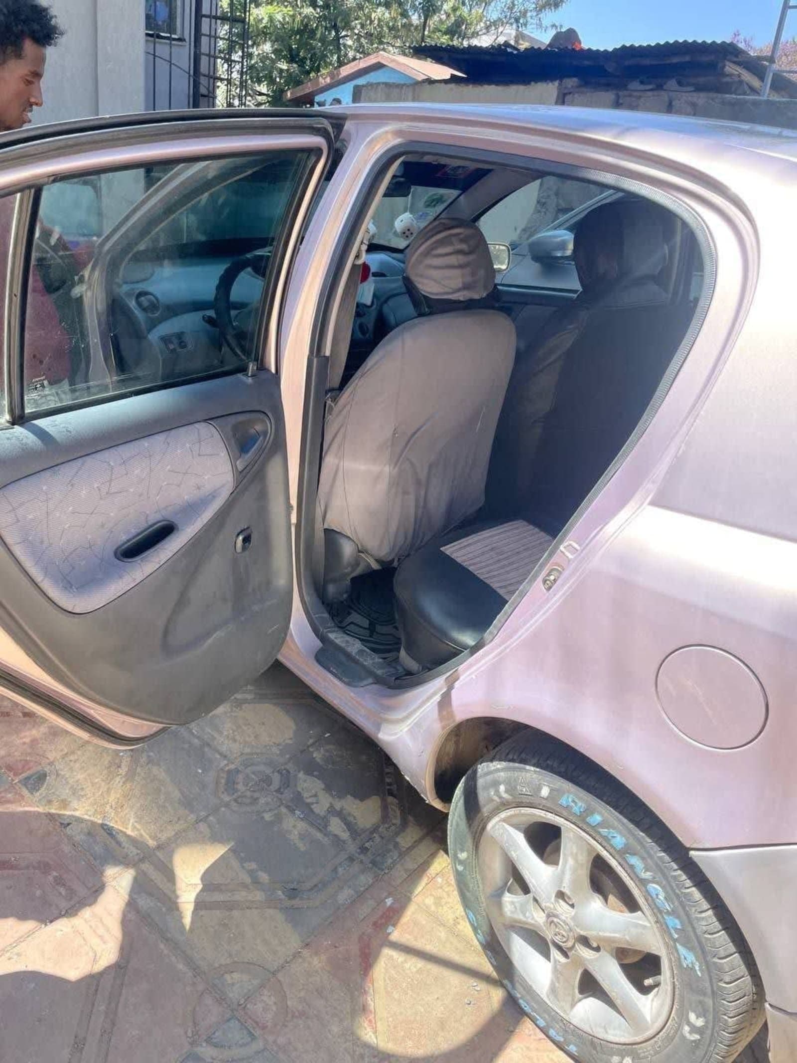 2000 Toyota Vitz Yaris — photo 2