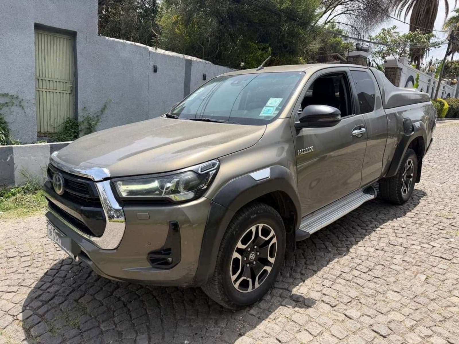 2021 Toyota Hilux Invincible X-Cab — photo 4