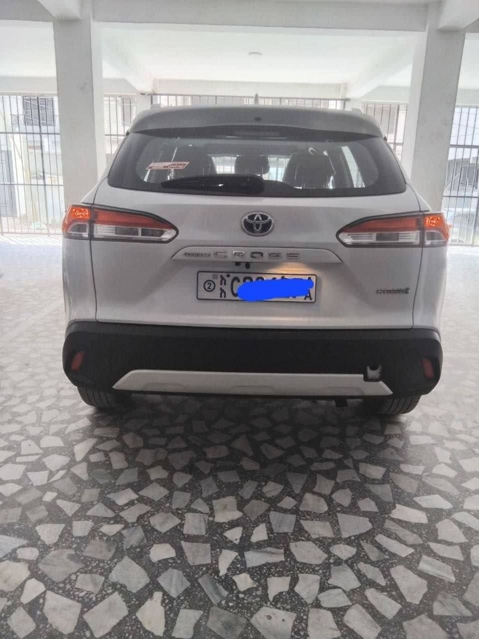 2022 Toyota Corolla Cross Hybrid — photo 2