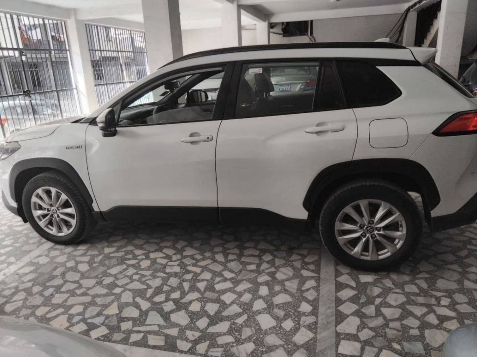 2022 Toyota Corolla Cross Hybrid — photo 3