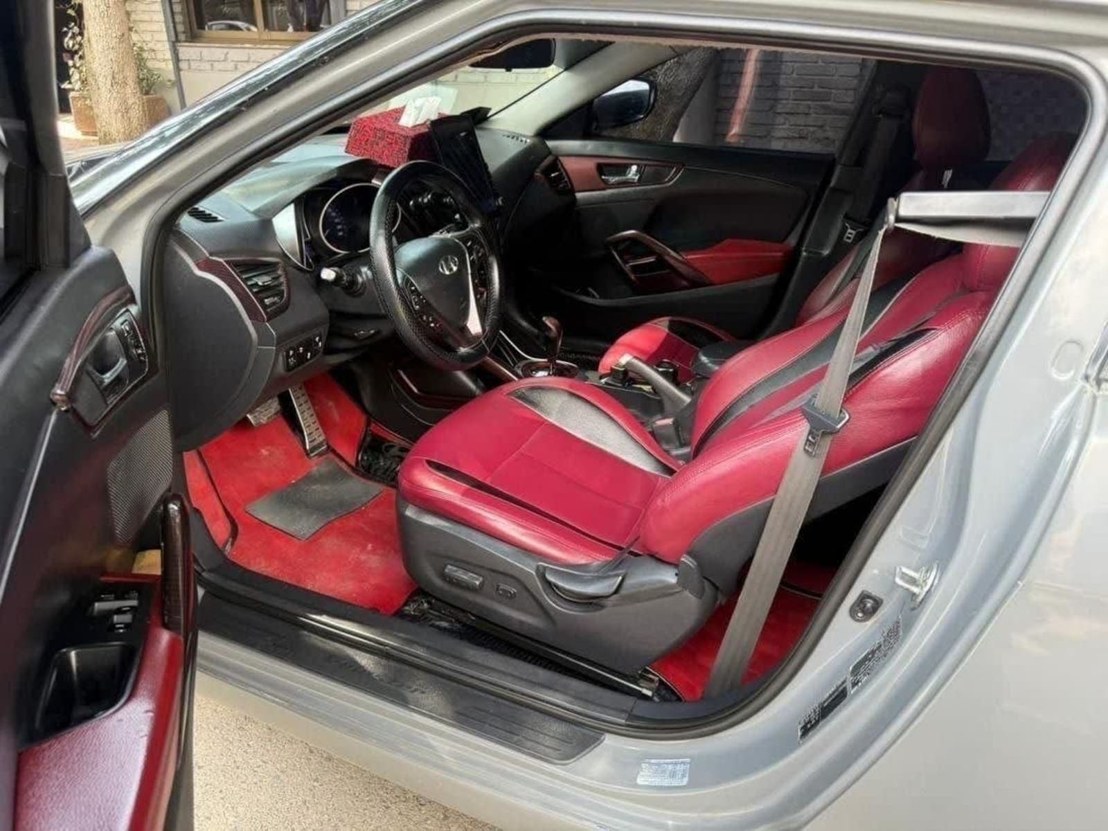 2014 Hyundai Veloster — photo 3