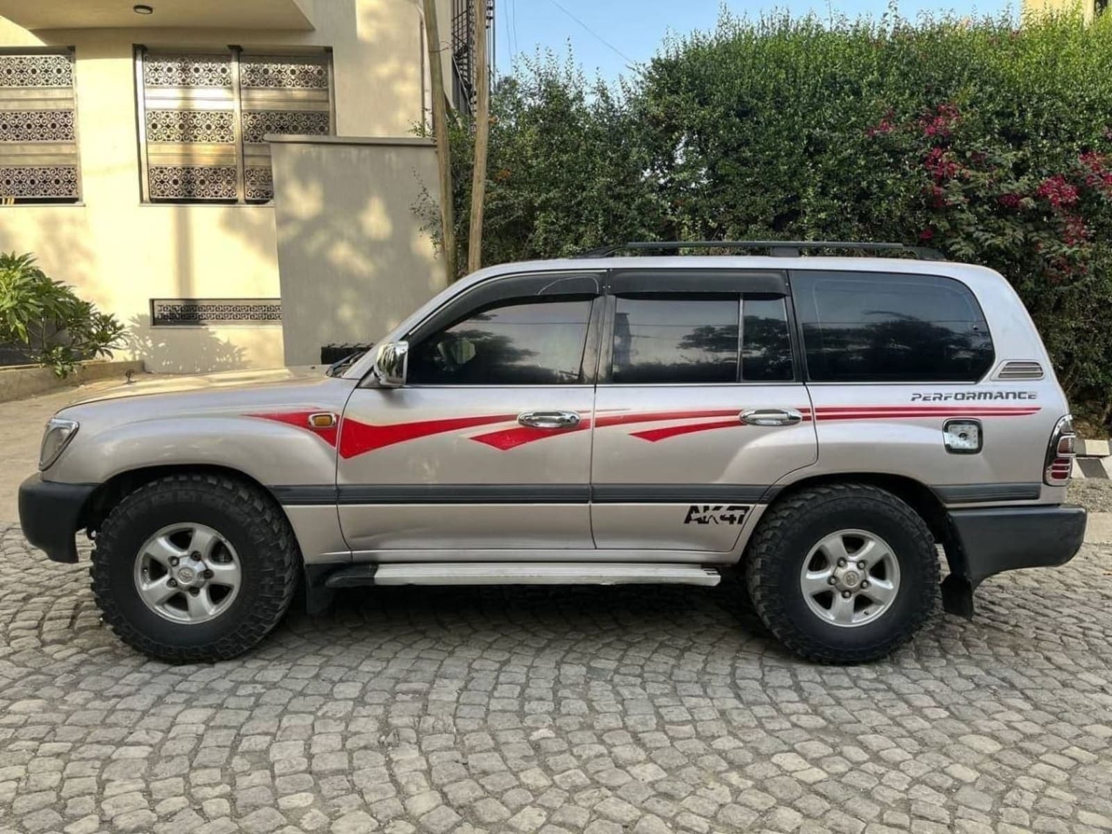 2000 Toyota Landcruiser 105 — photo 4
