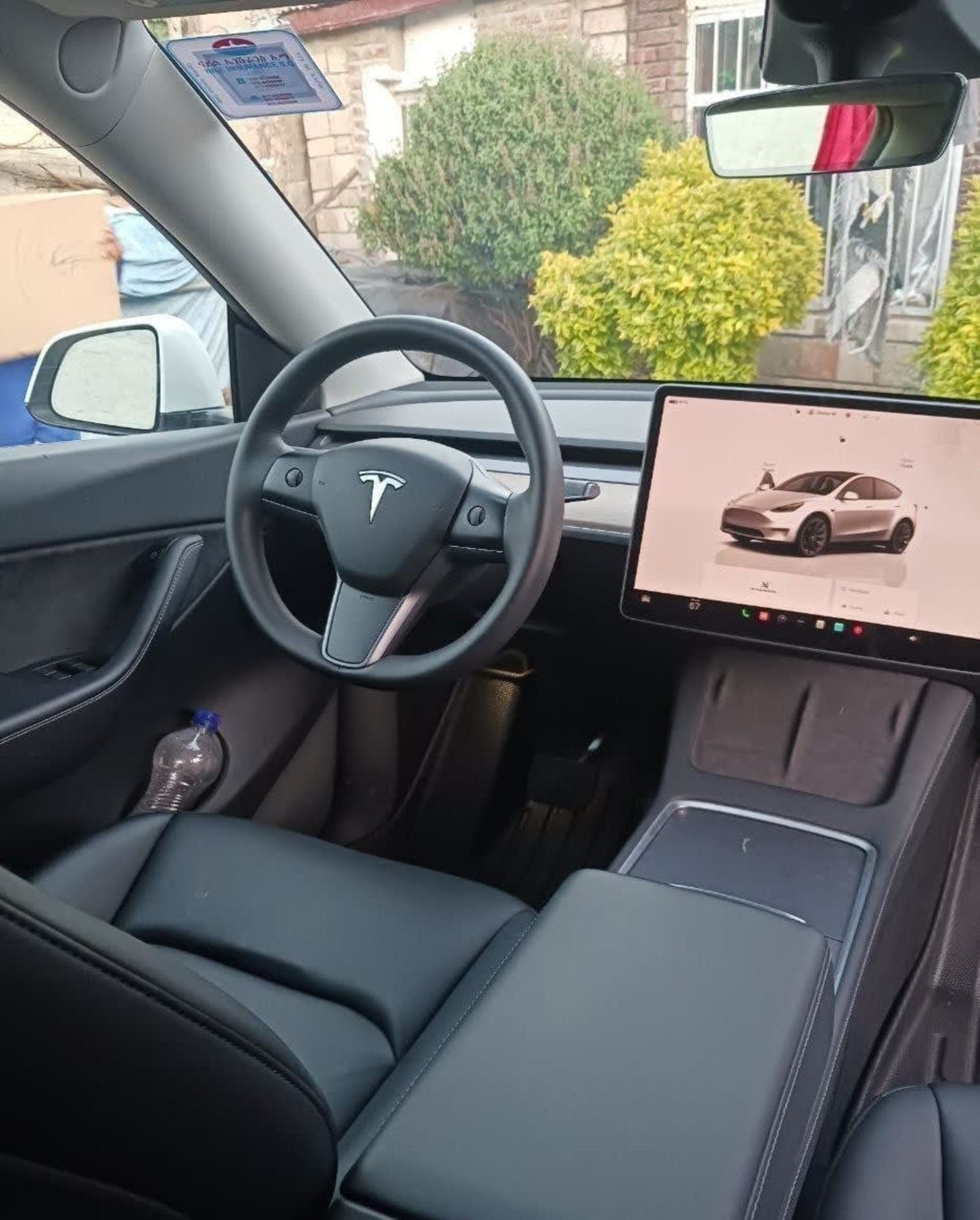 2022 Tesla Y — photo 2