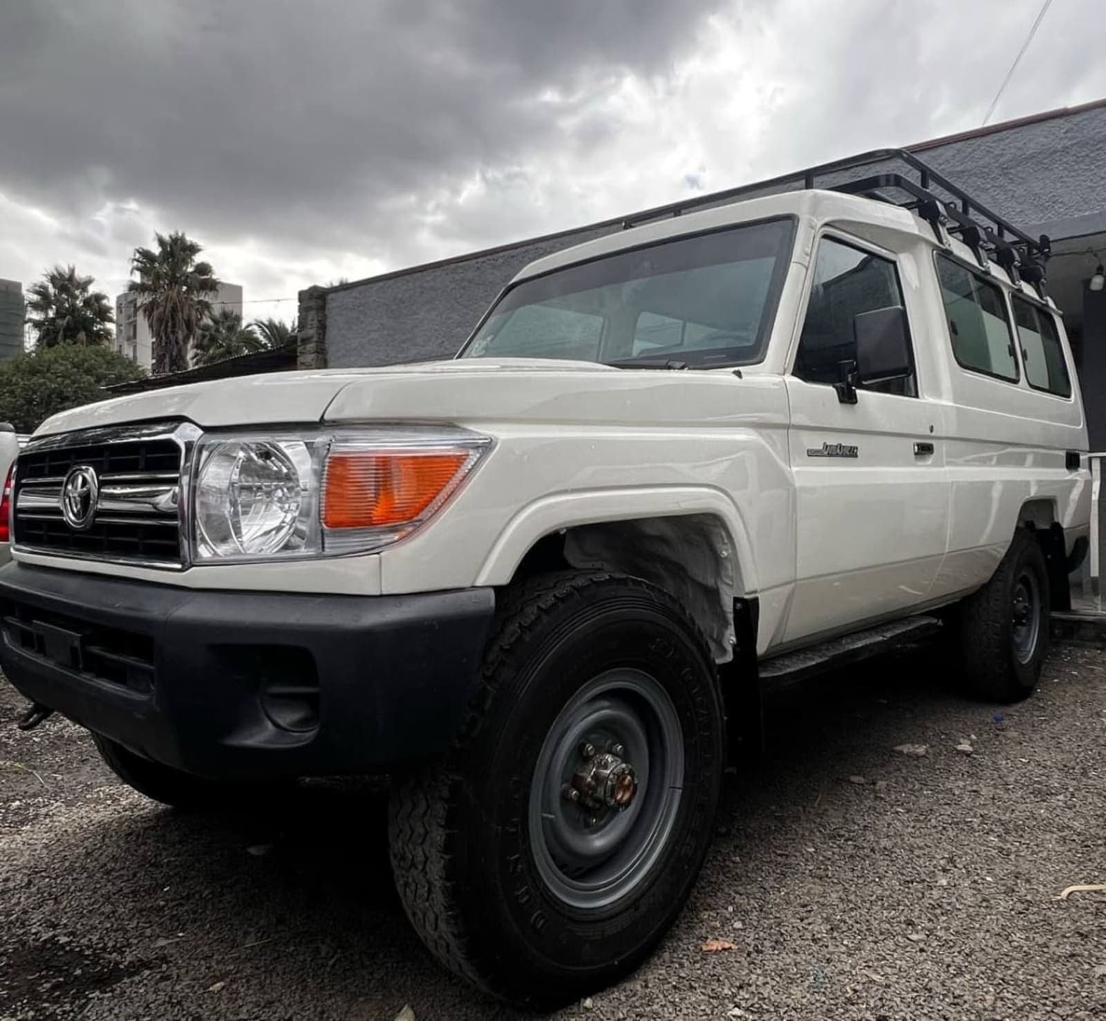 2013 TOYOTA LONGBASE โ photo 3