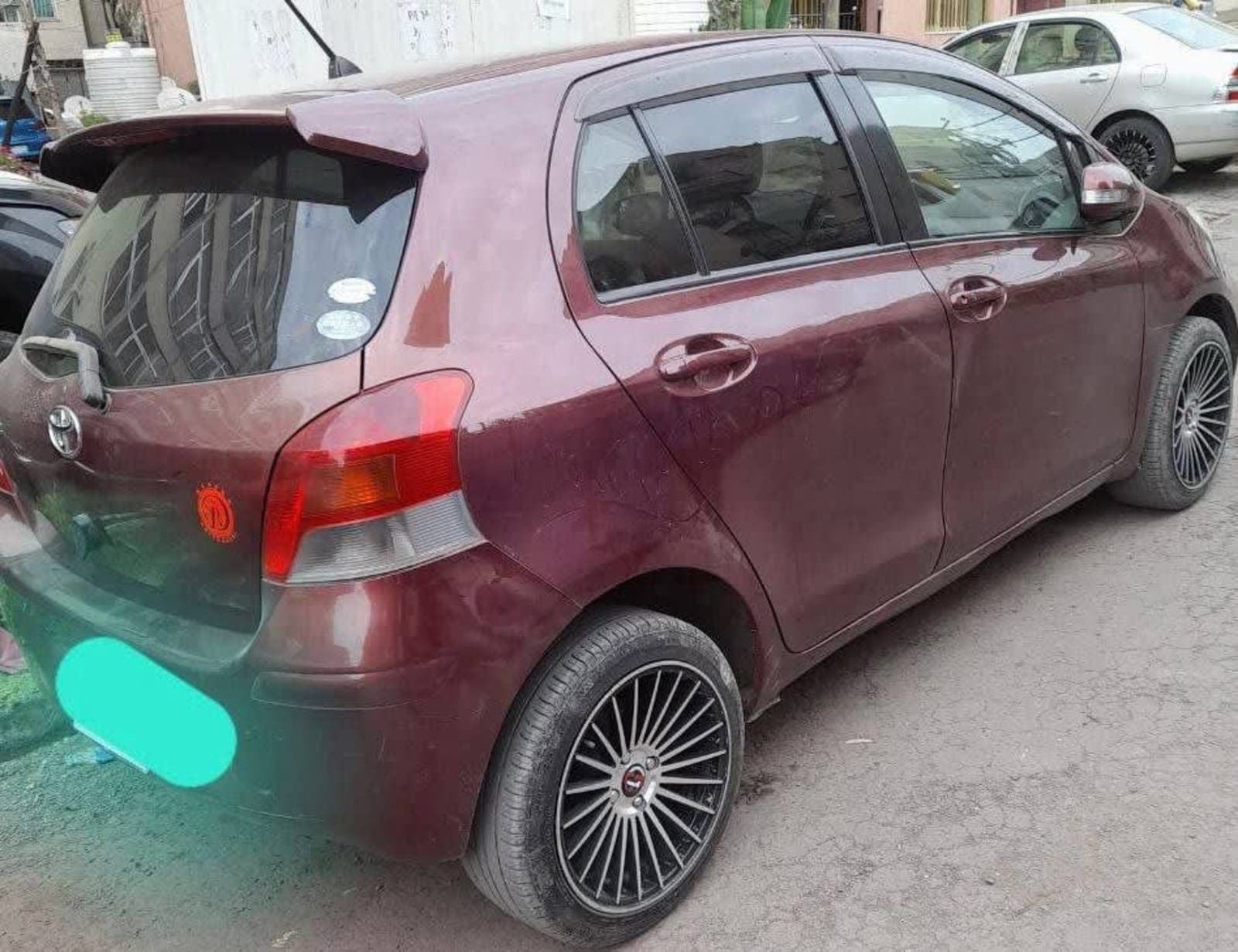 2010 Toyota Yaris Compact — photo 4