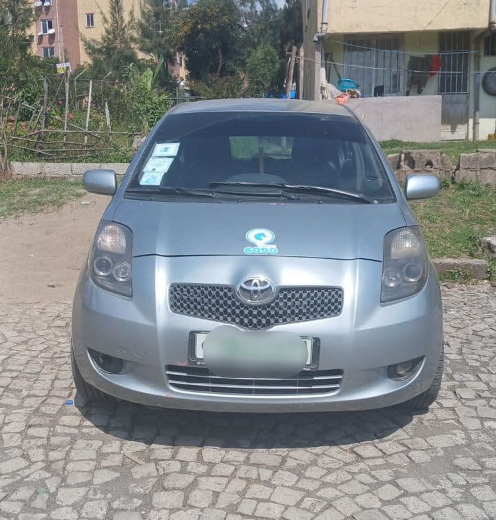 2005 Toyota compact — photo 2