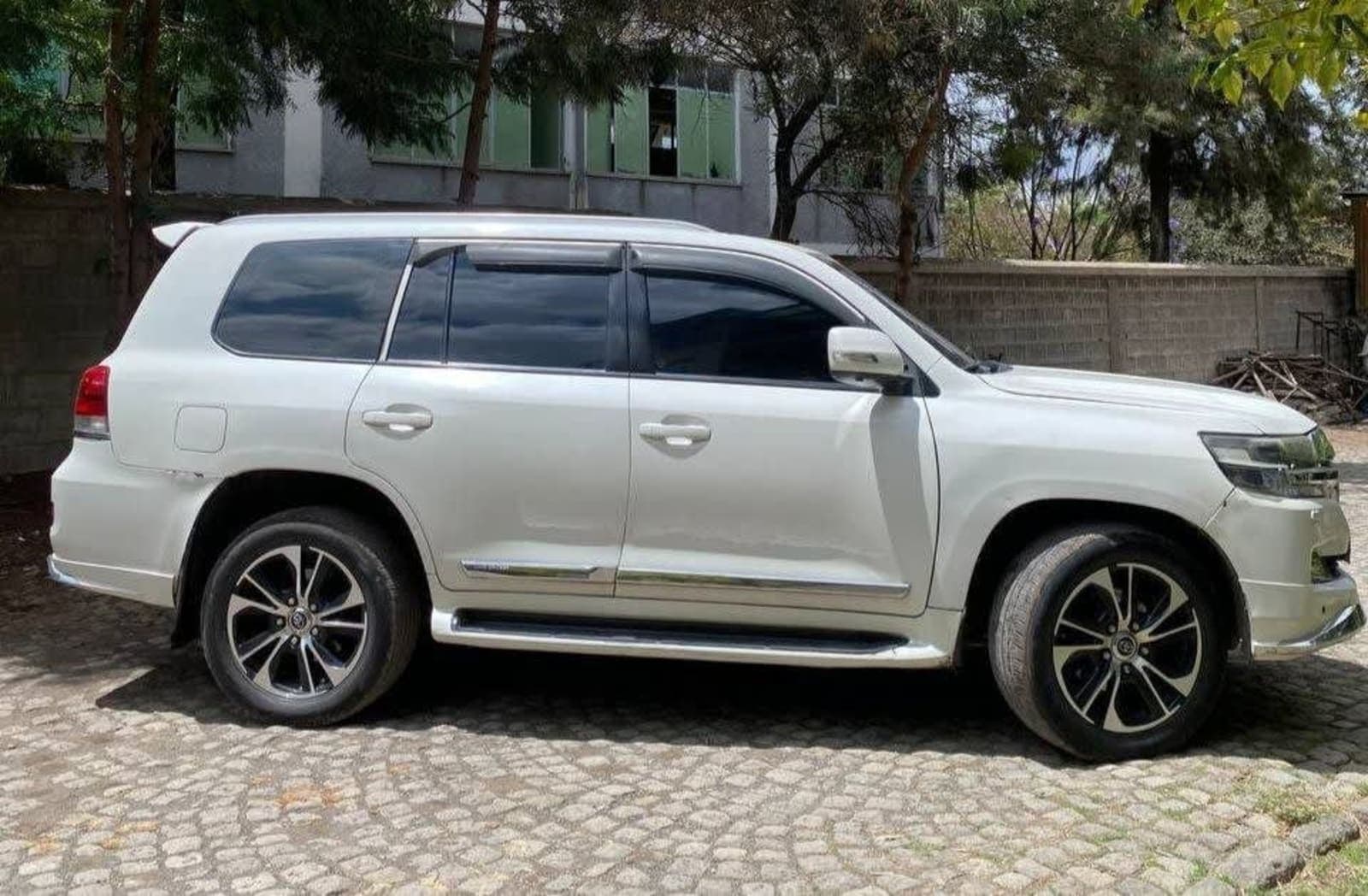 2021 Toyota Landcruiser GXR — photo 4