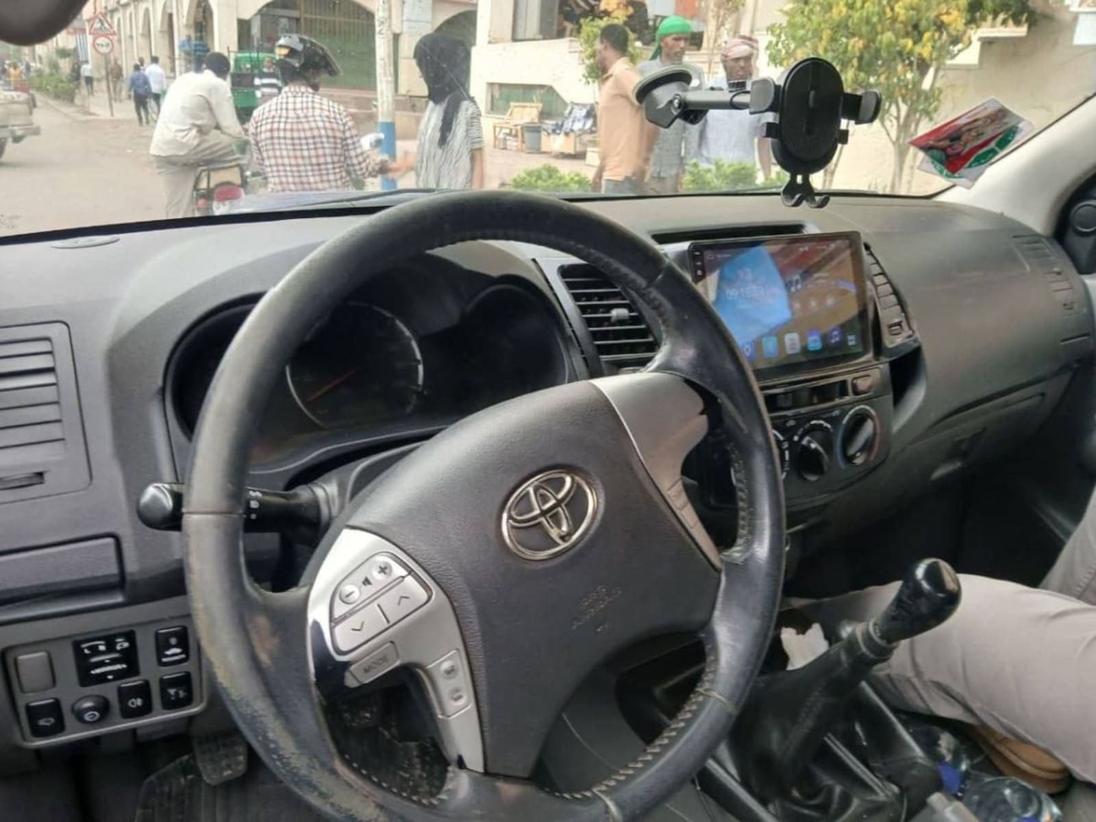 2012 Toyota Hilux — photo 2