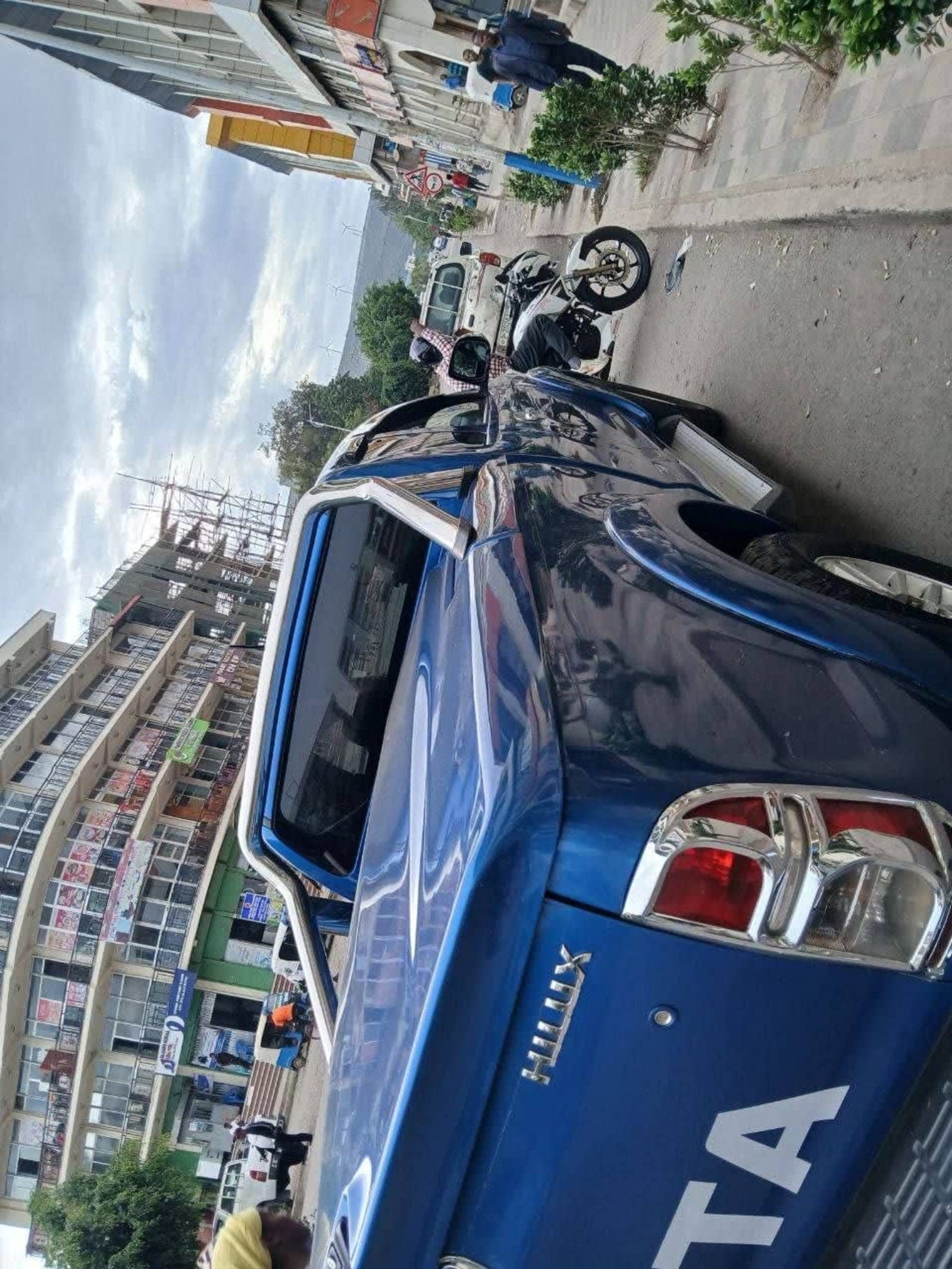 2012 Toyota Hilux — photo 3