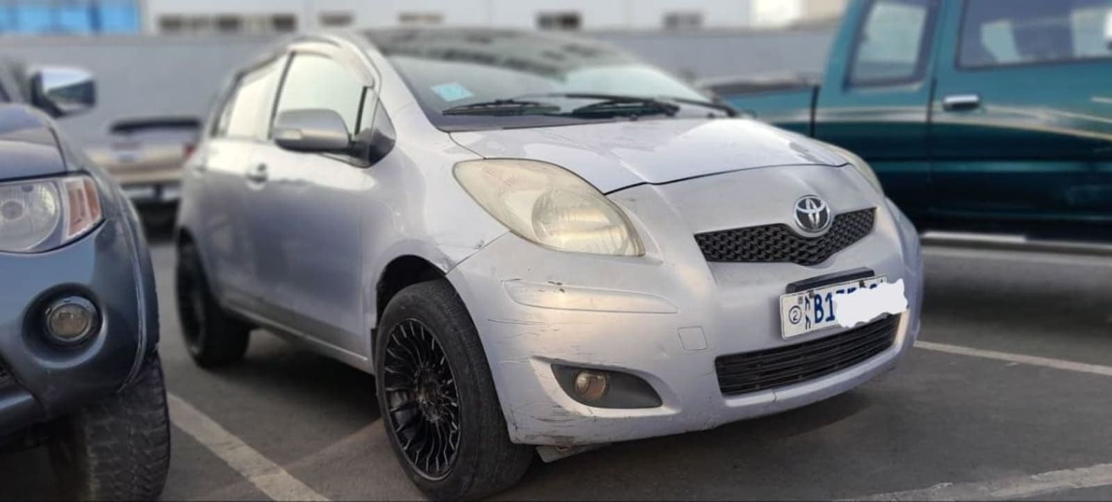 2009 Toyota Yaris Compact — photo 8