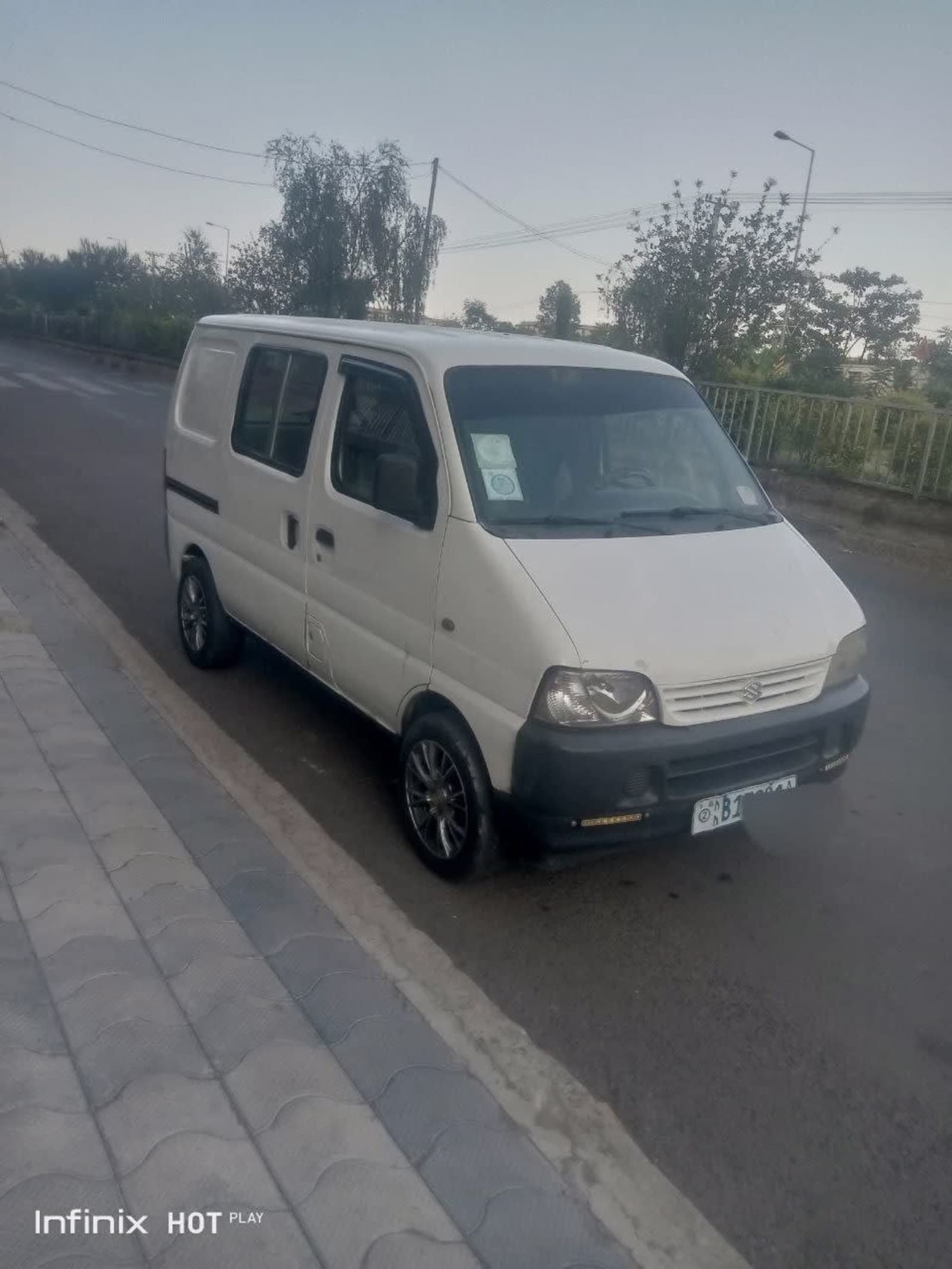 2000 Ecco Van — photo 2